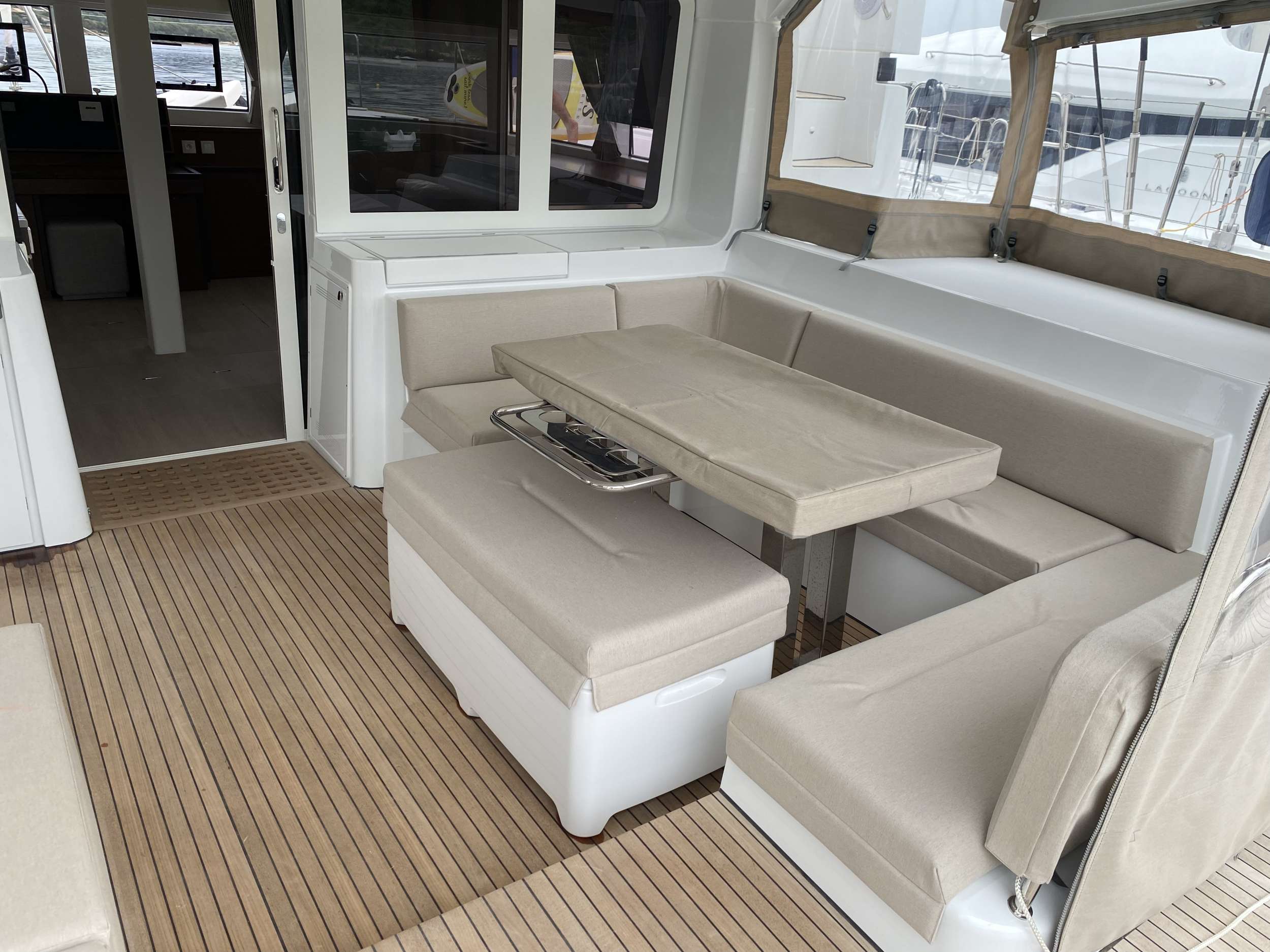 Crewed Catamaran Lagoon 52F photo 3