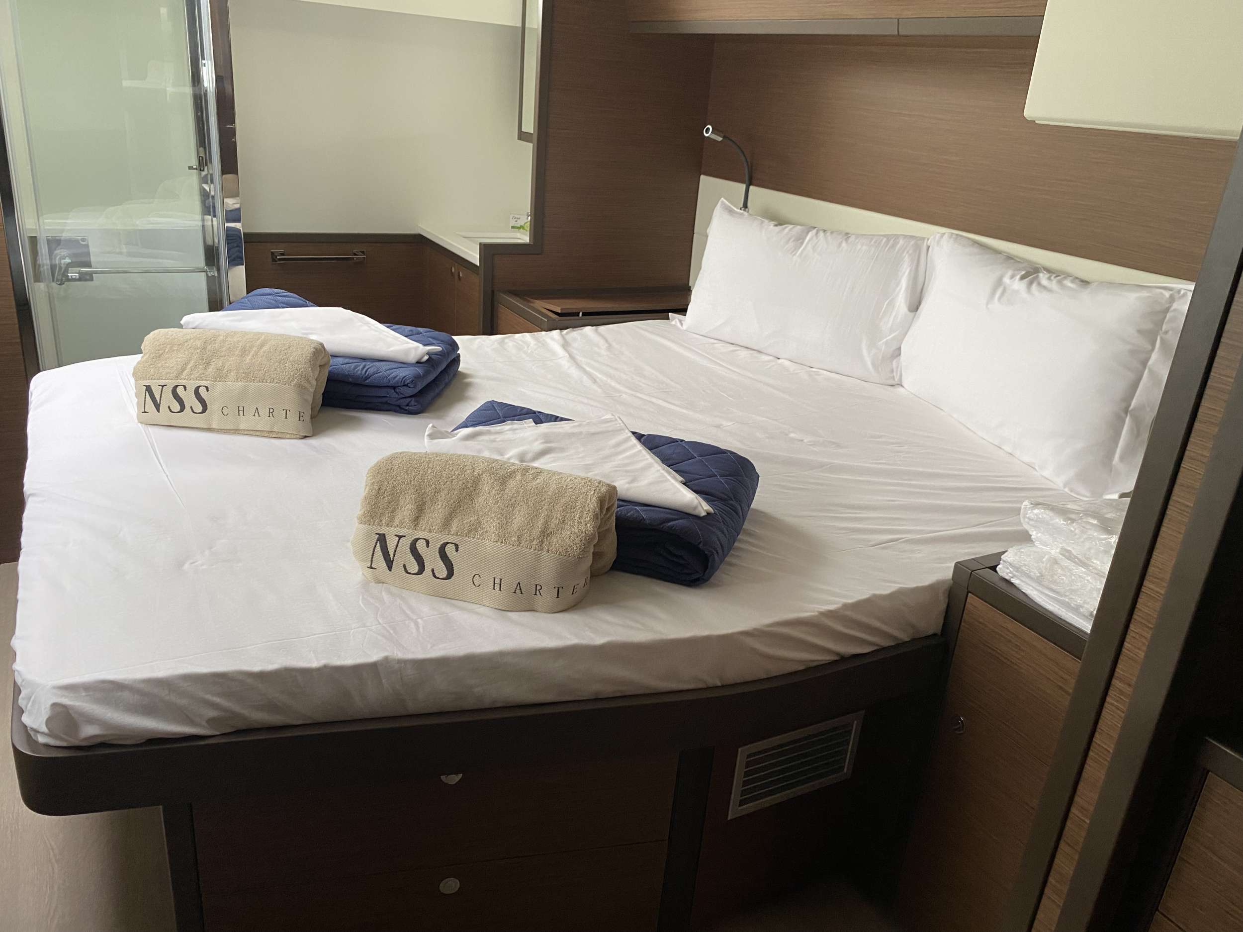 Crewed Catamaran Lagoon 52F photo 5