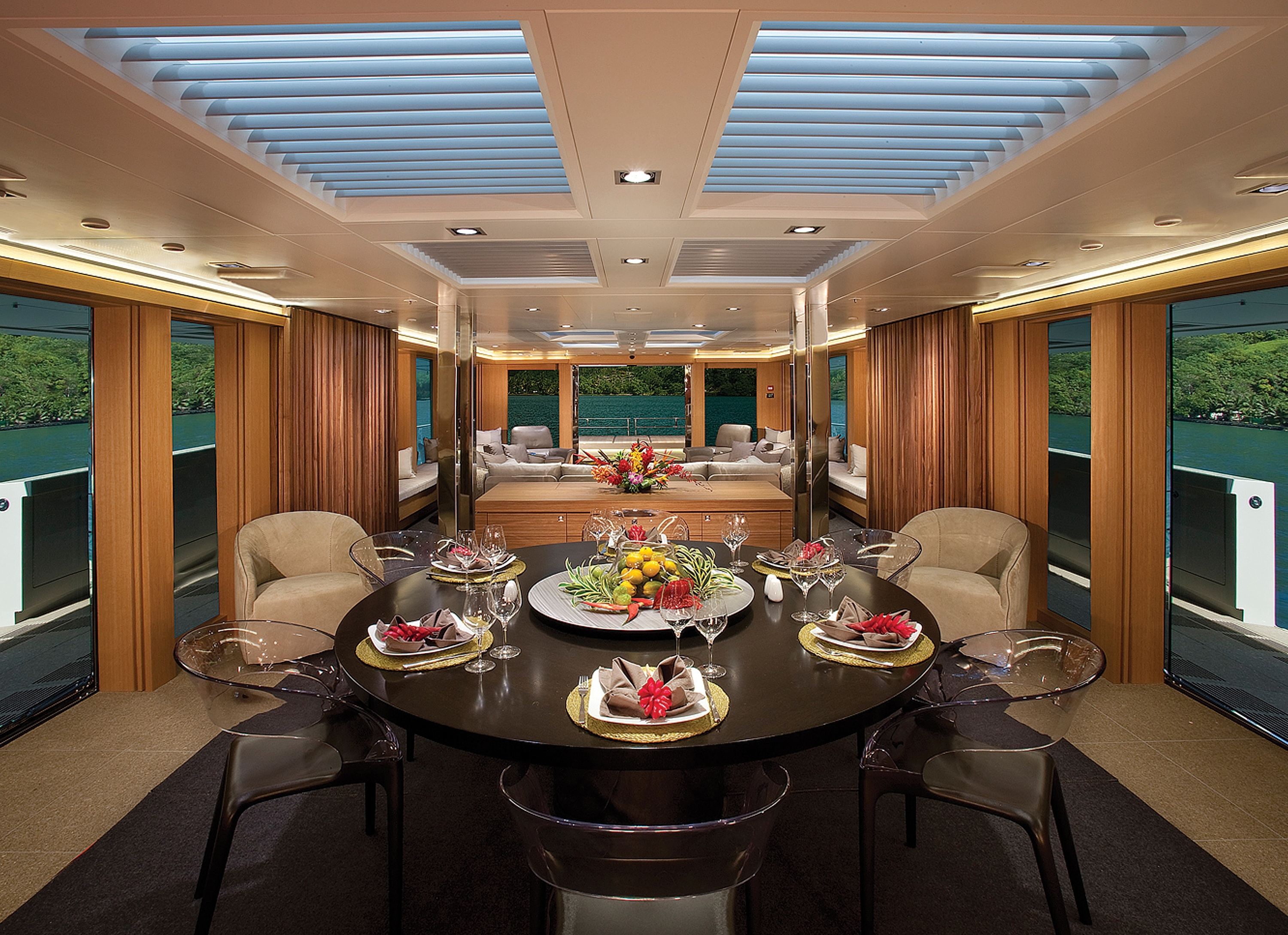 Luxury Crewed Motor Yacht BIG FISH photo 4