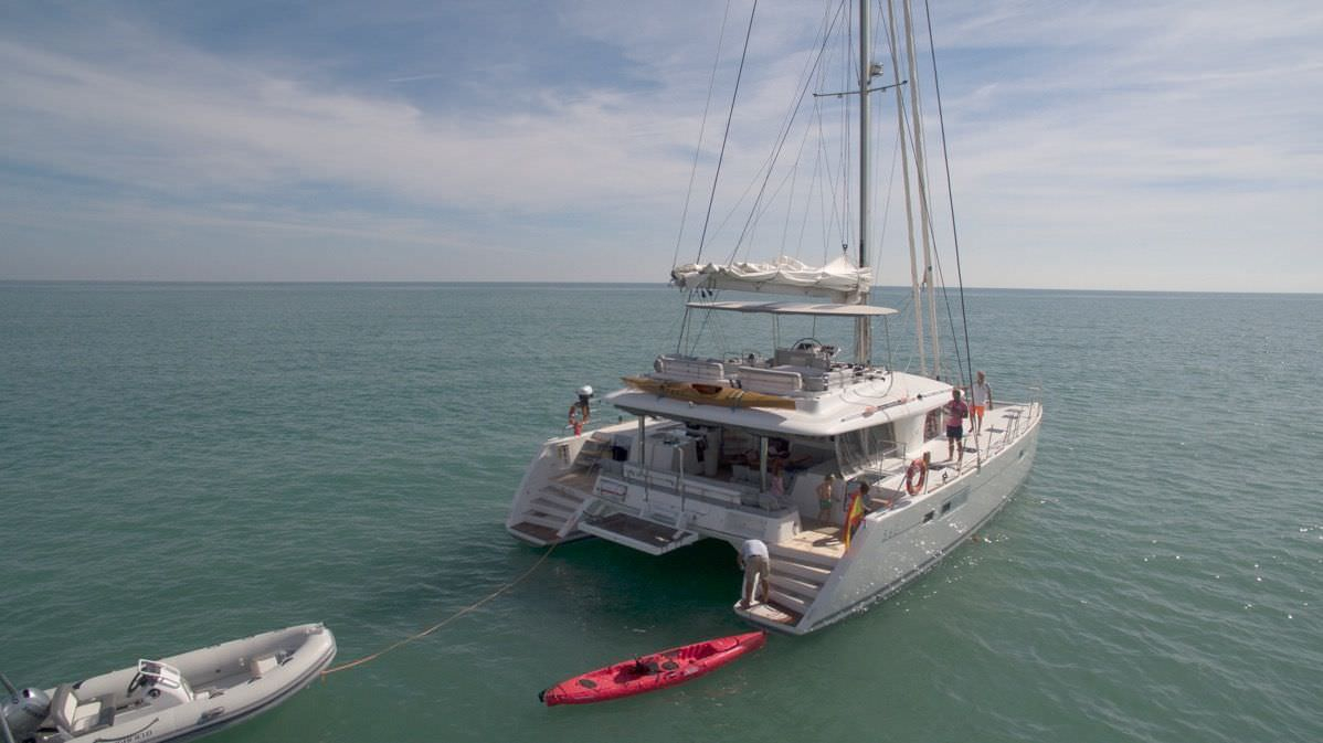 Crewed Catamaran BIG GANI photo 3