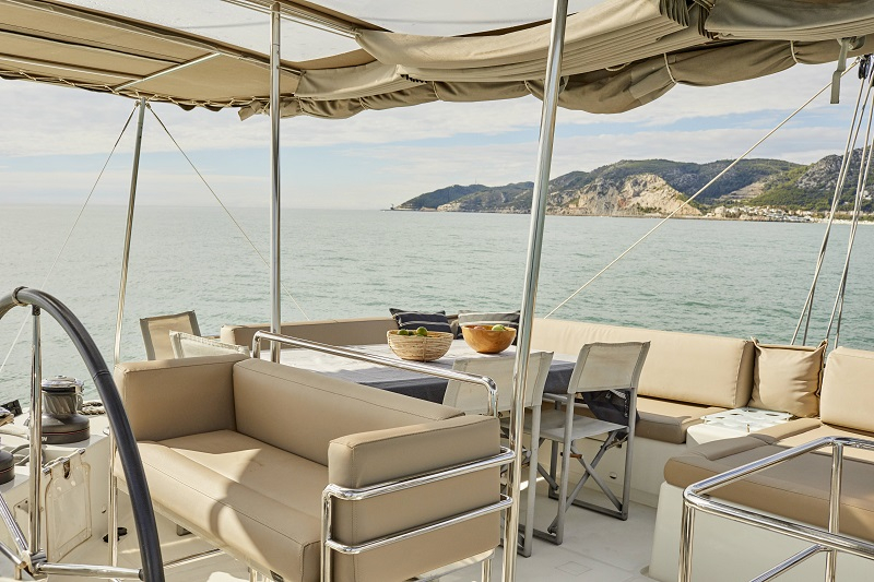 Crewed Catamaran BIG GANI photo 4