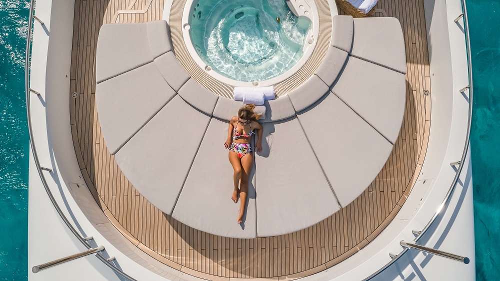 Luxury Crewed Motor Yacht BIG SKY photo 3