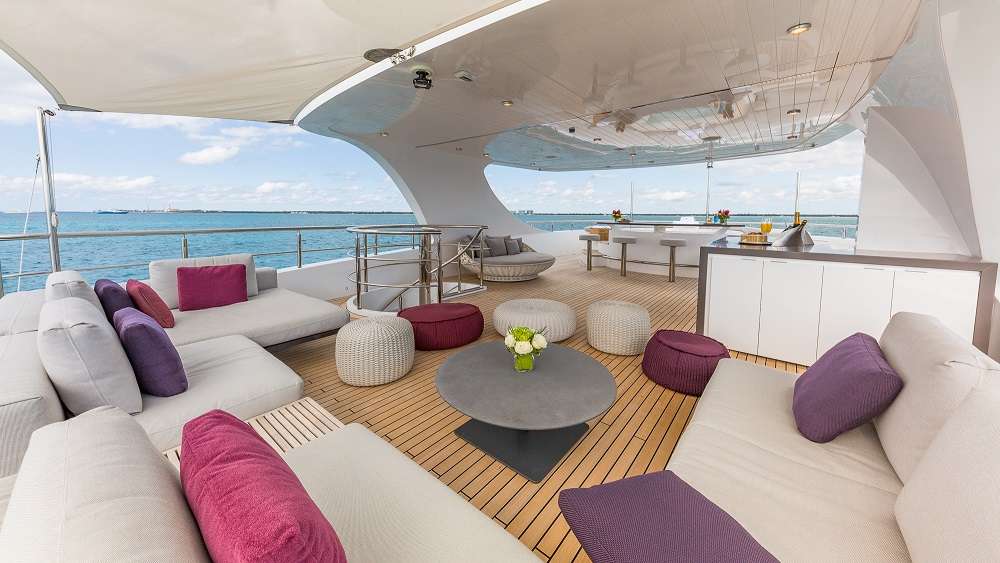Luxury Crewed Motor Yacht BIG SKY photo 4