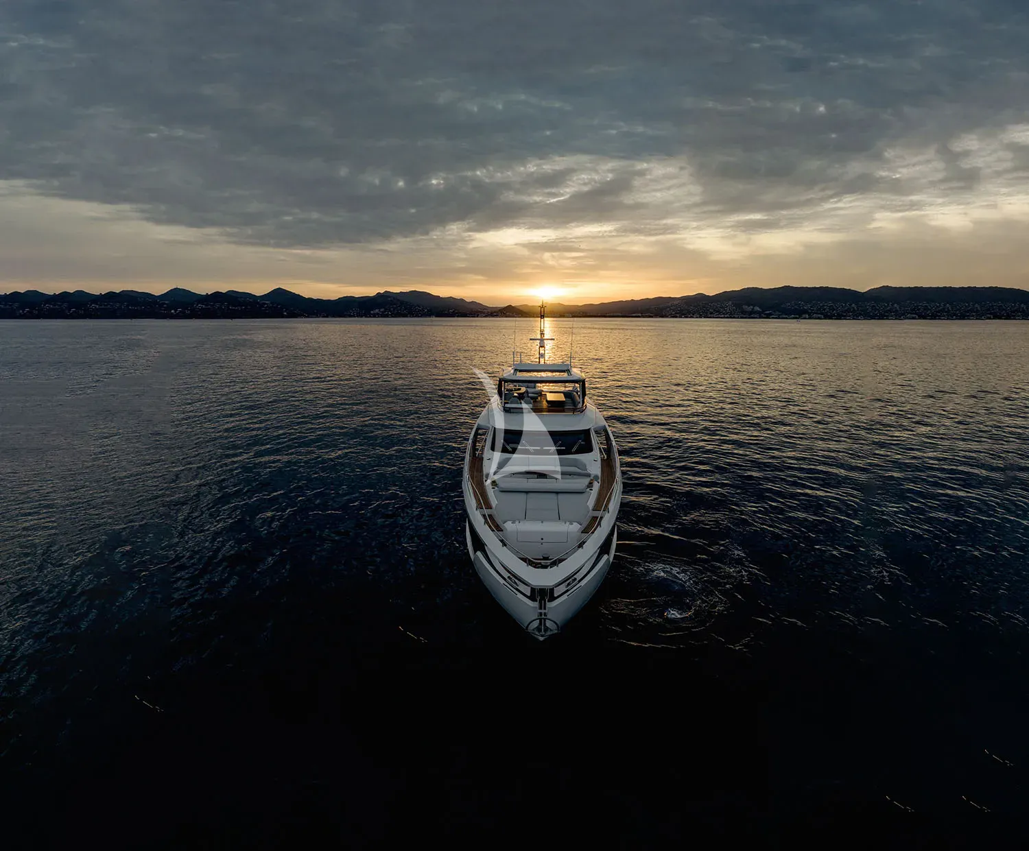 Luxury Crewed Motor Yacht BK photo 6