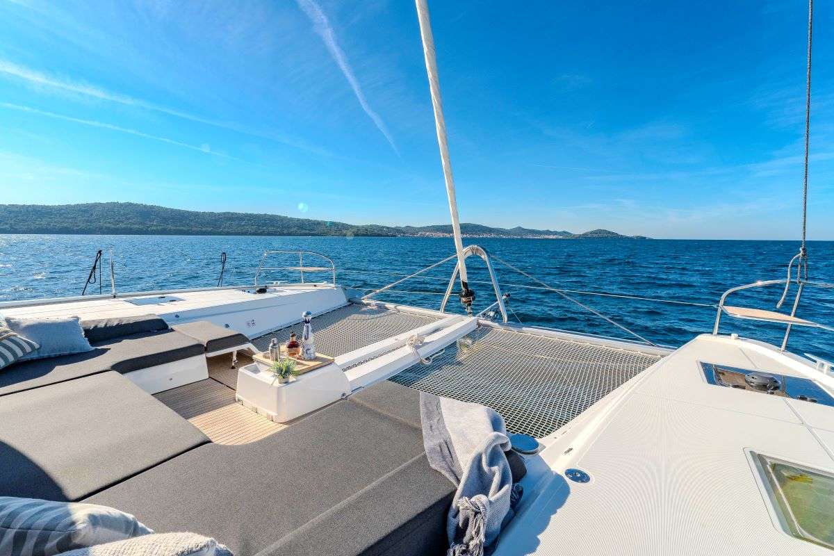 Crewed Catamaran BLACK CAVIAR photo 3