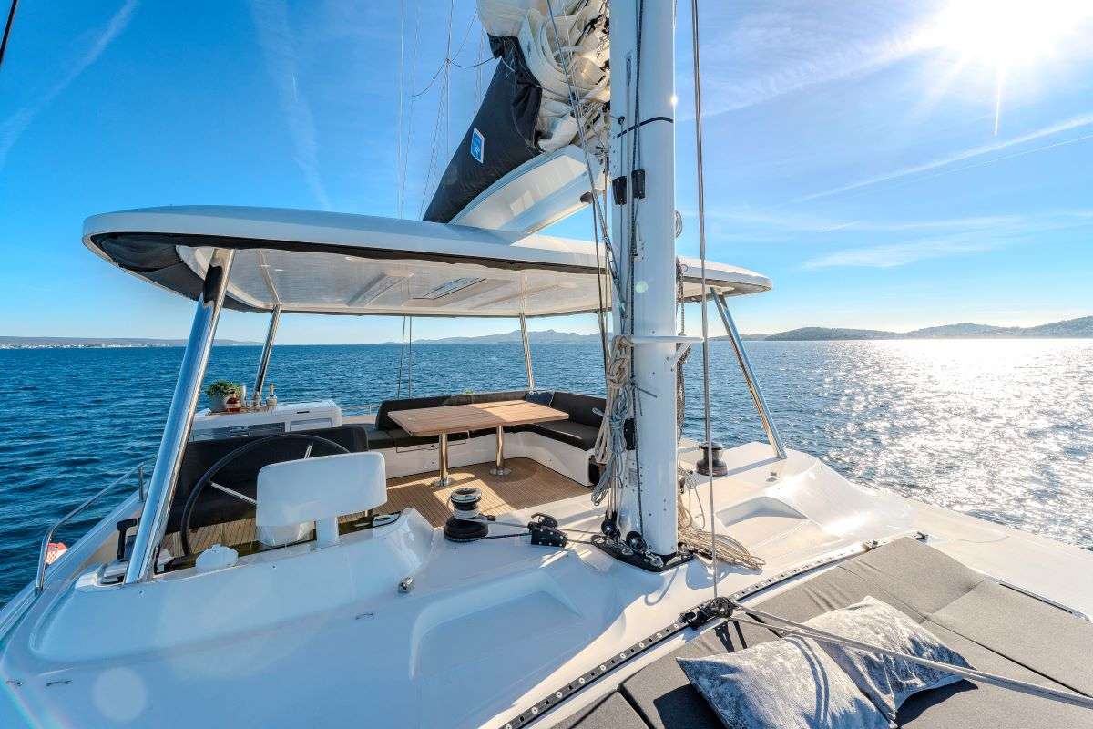 Crewed Catamaran BLACK CAVIAR photo 4