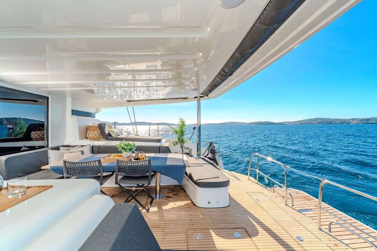 Crewed Catamaran BLACK CAVIAR photo 8