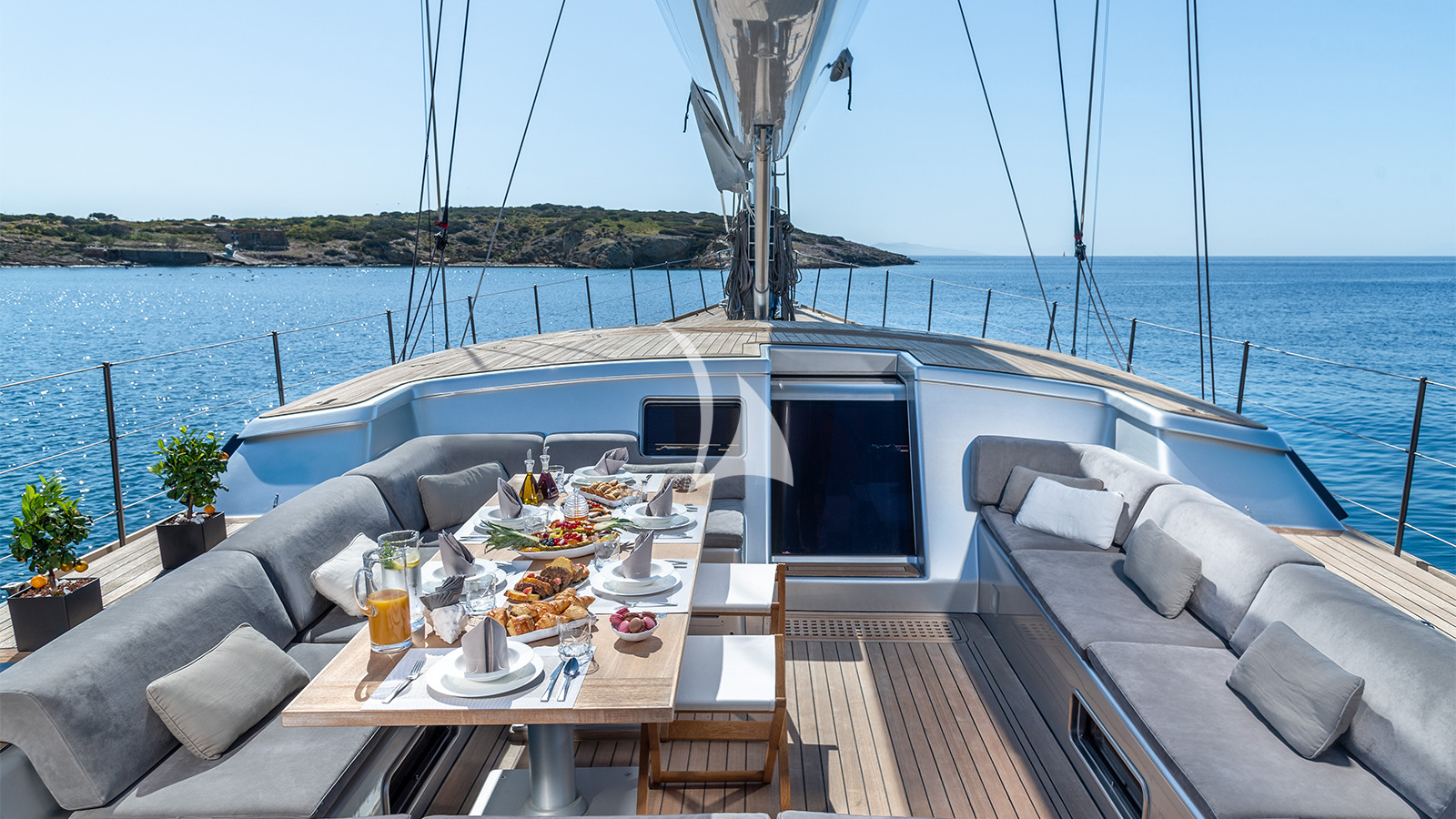 Luxury Crewed Sailing Yacht BLACK LION photo 8