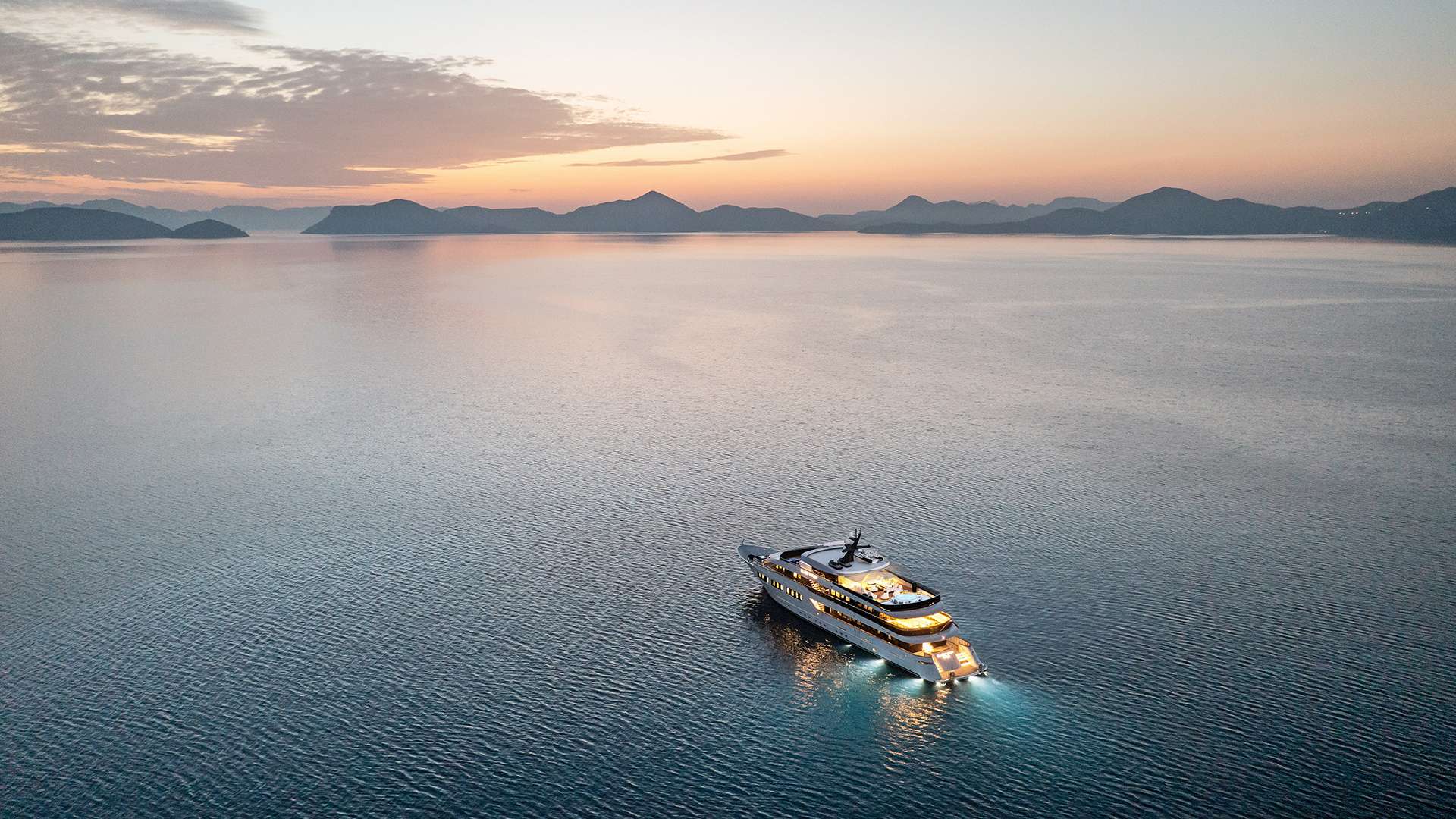 Luxury Crewed Motor Yacht BLACK SWAN photo 5