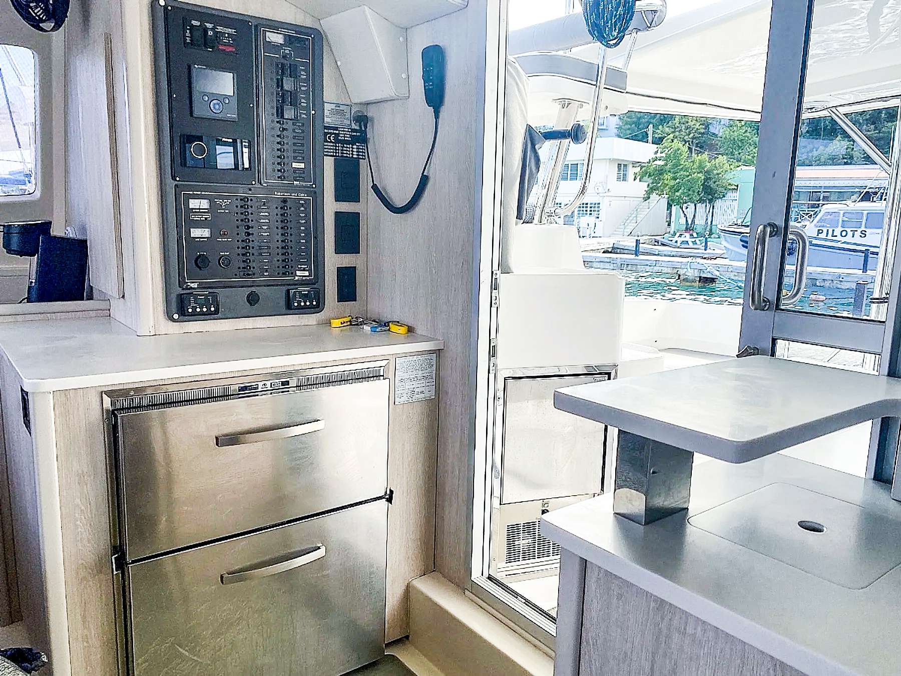 Catamaran BLACKFISK photo 8