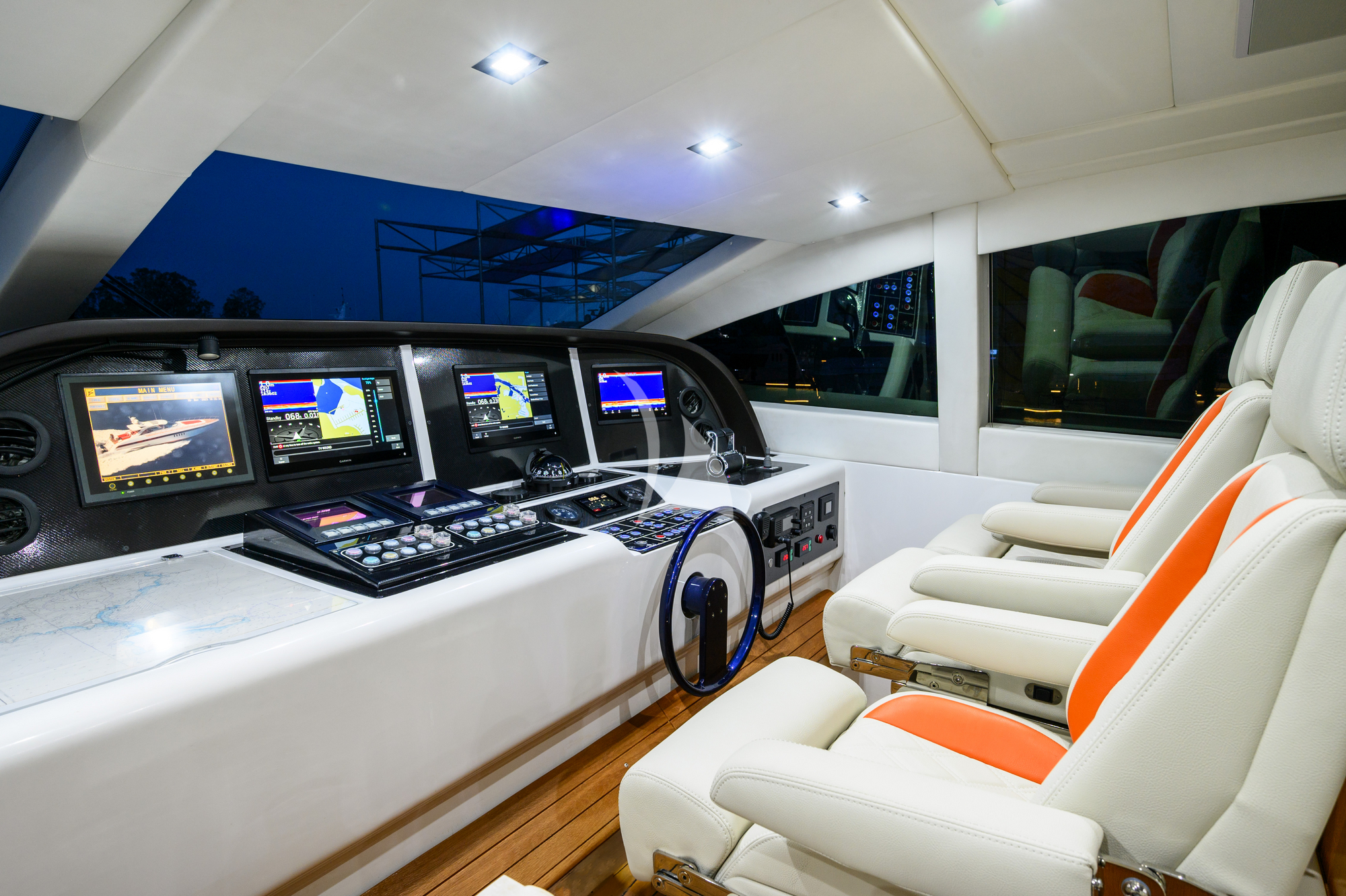 Crewed Motor Yacht BLANC photo 7