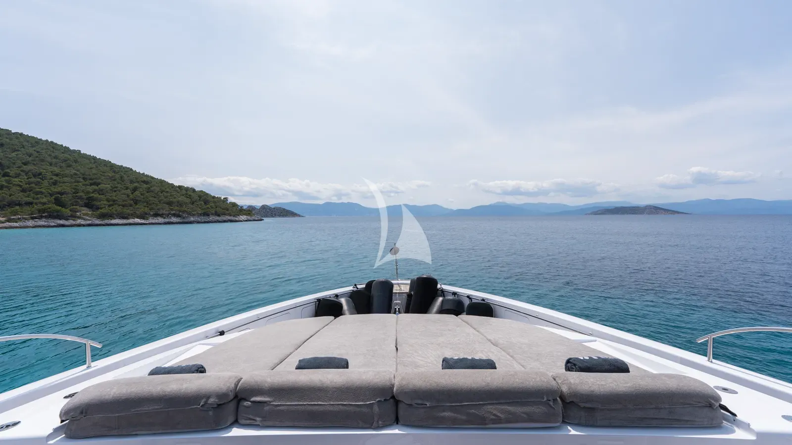 Luxury Crewed Motor Yacht BLISS photo 8