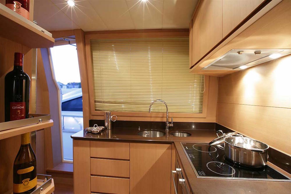 Luxury Crewed Motor Yacht BLUE ANGEL photo 6