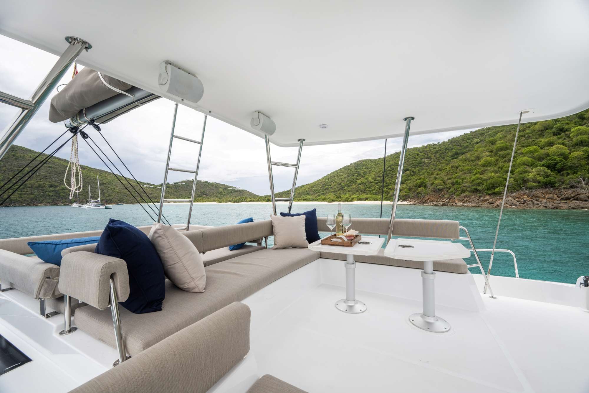 Crewed Catamaran BLUE HORIZON photo 6