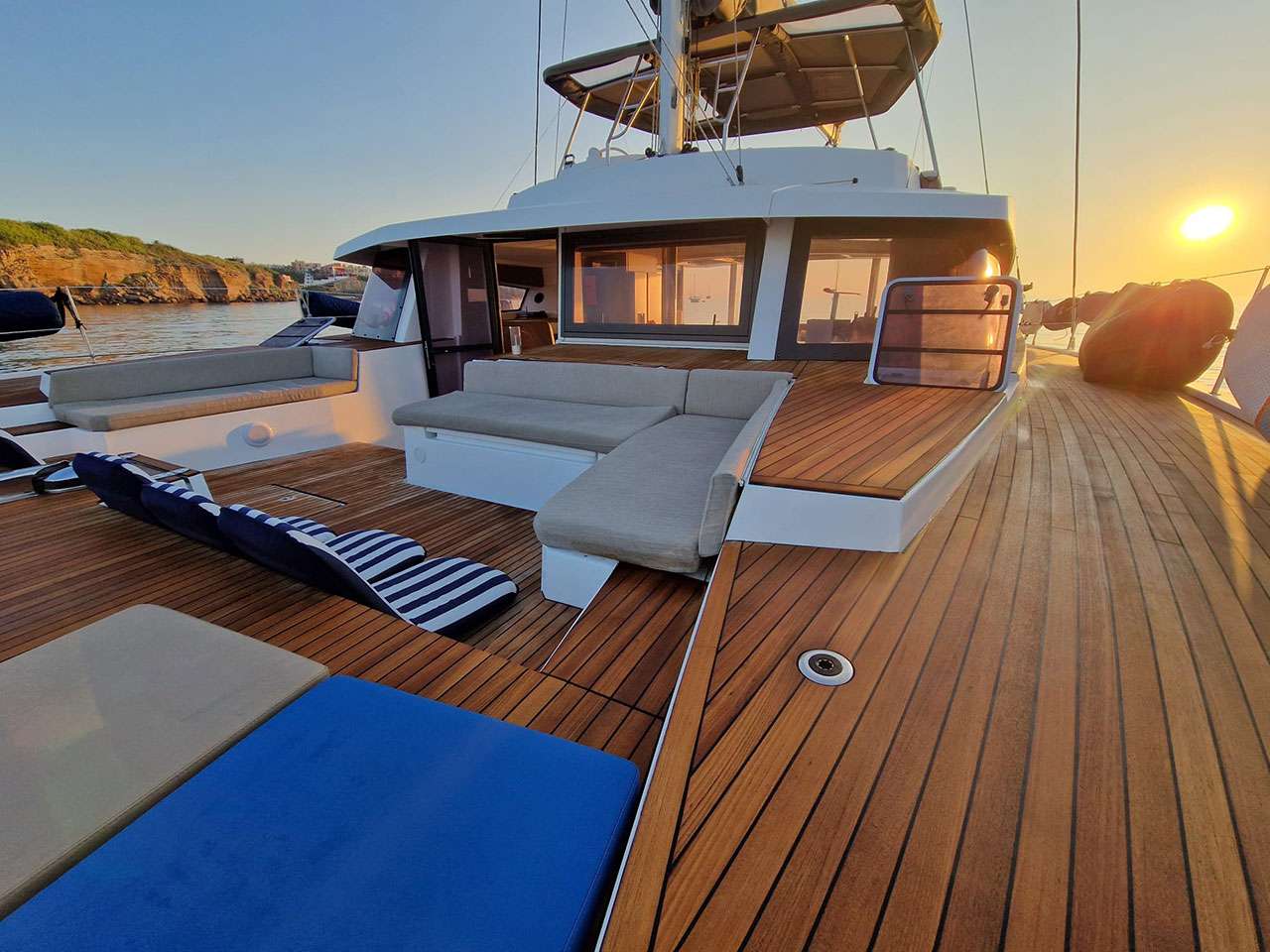 Luxury Crewed Motor Yacht BLUE LAGOON photo 3