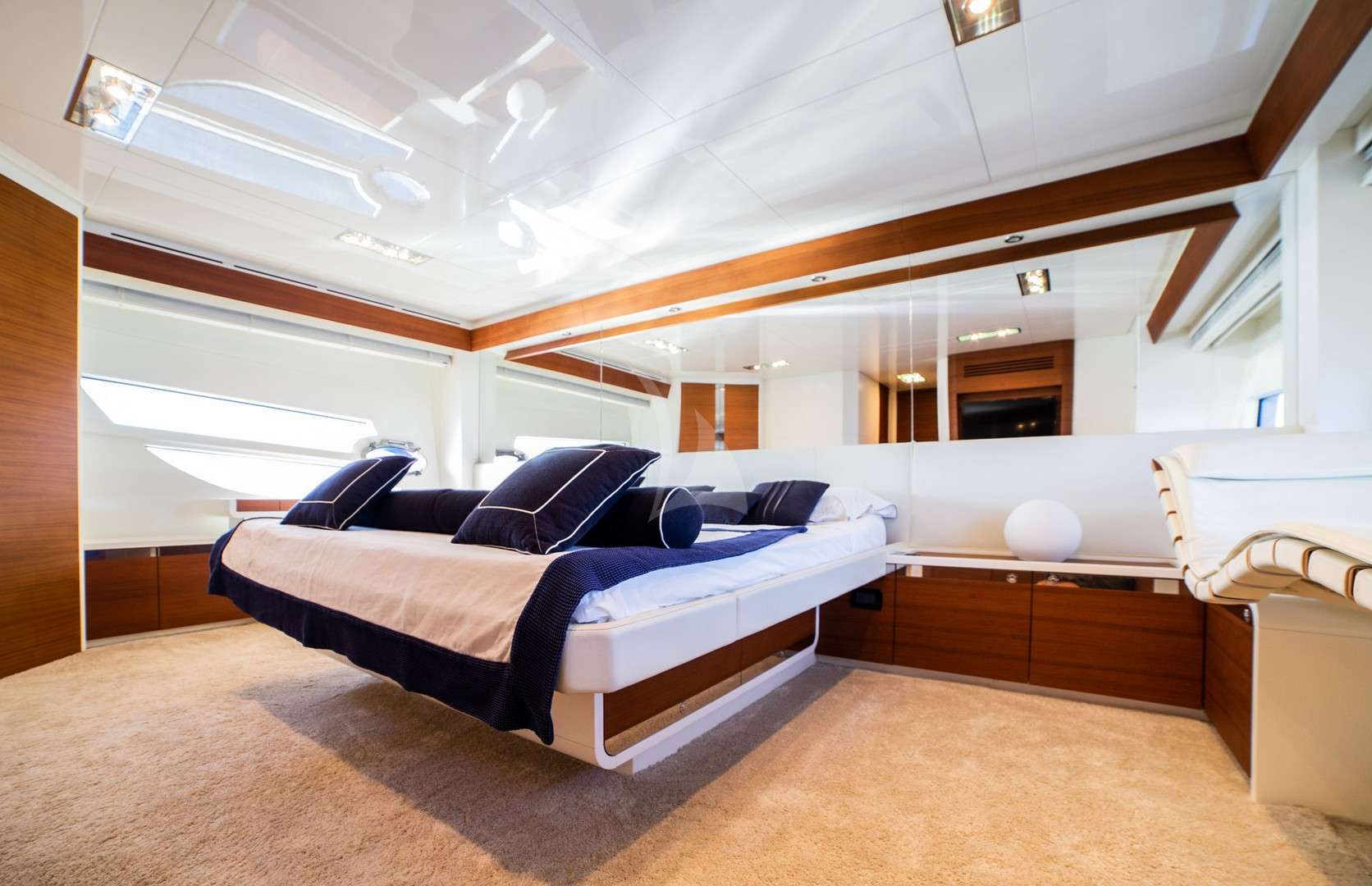 Crewed Motor Yacht BLUE MAMBA photo 7