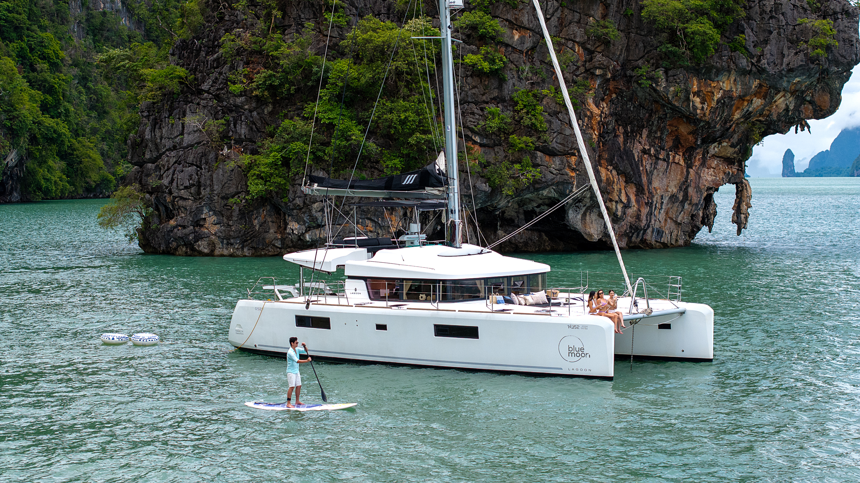 Crewed Catamaran BLUE MOON photo 3