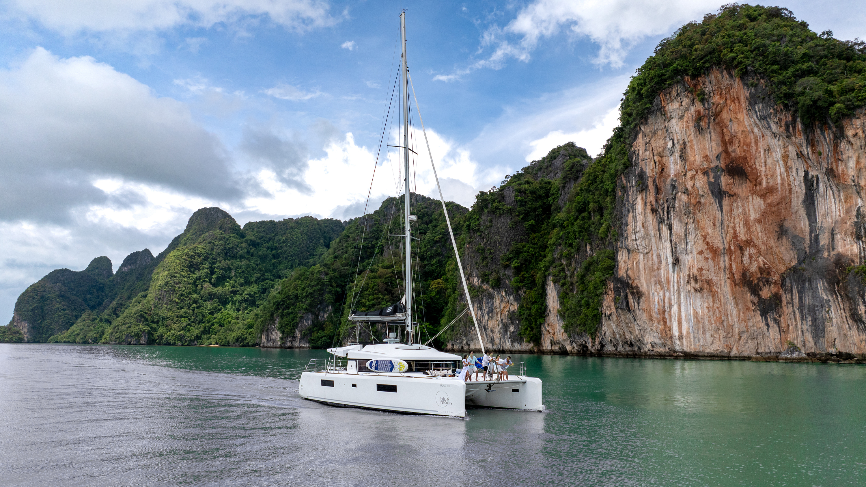 Crewed Catamaran BLUE MOON photo 6