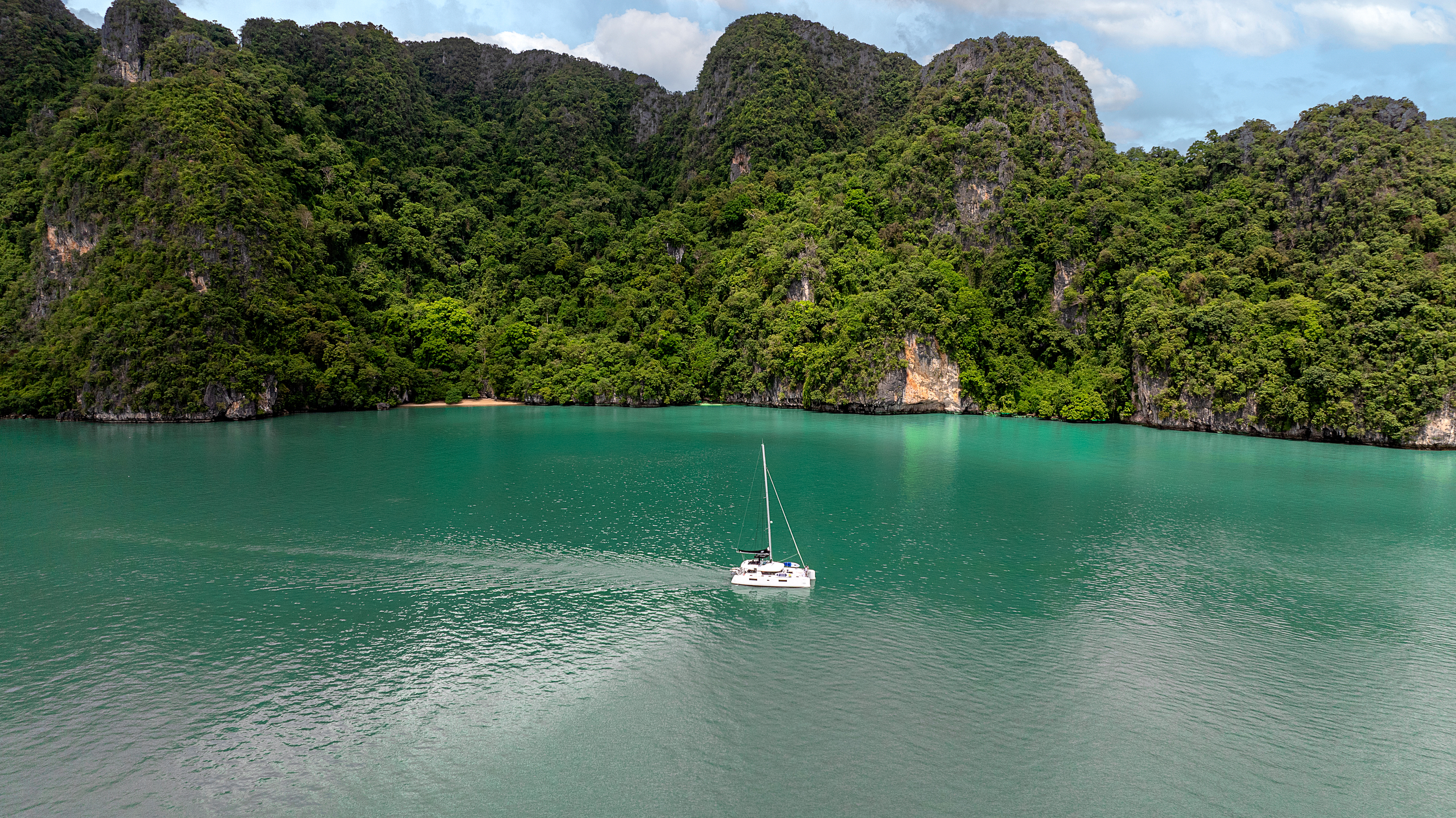 Crewed Catamaran BLUE MOON photo 8
