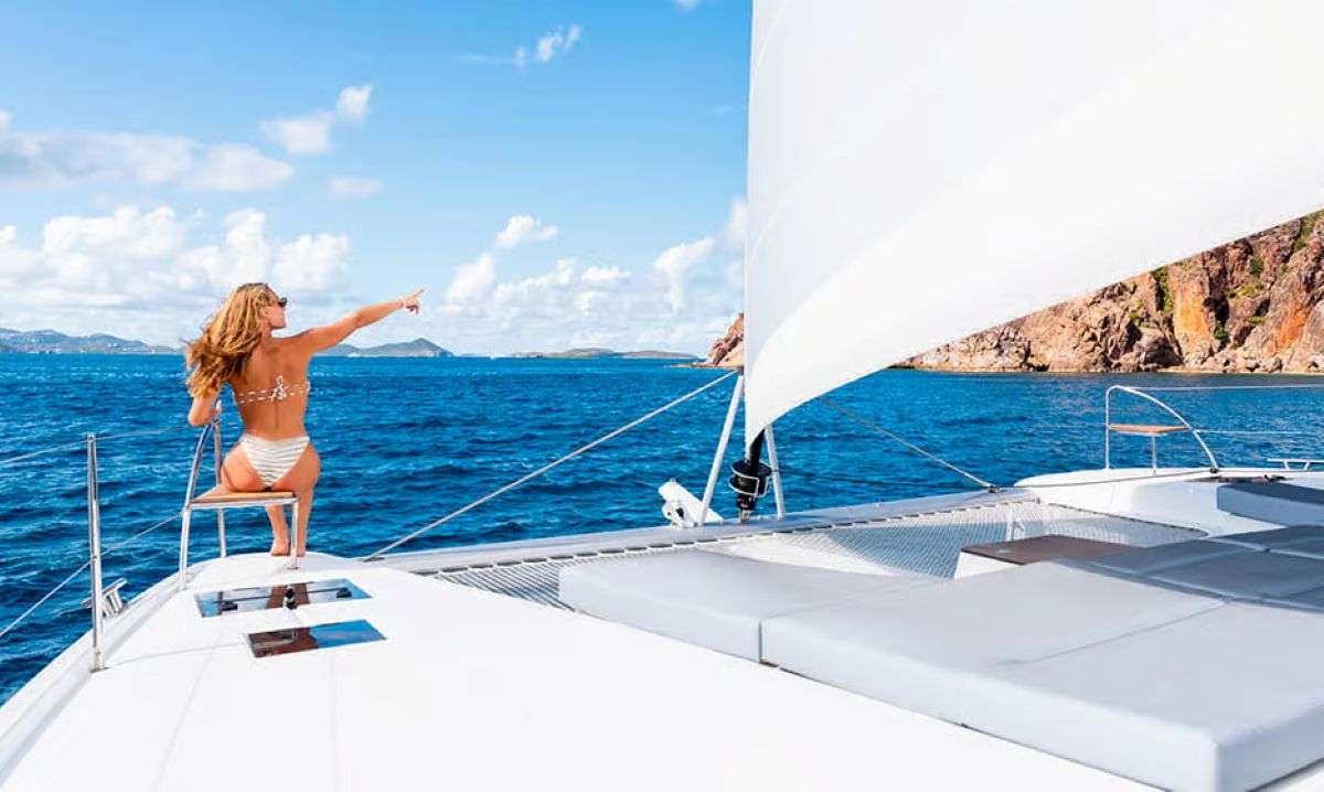 Luxury Crewed Catamaran BLUE ONE photo 3