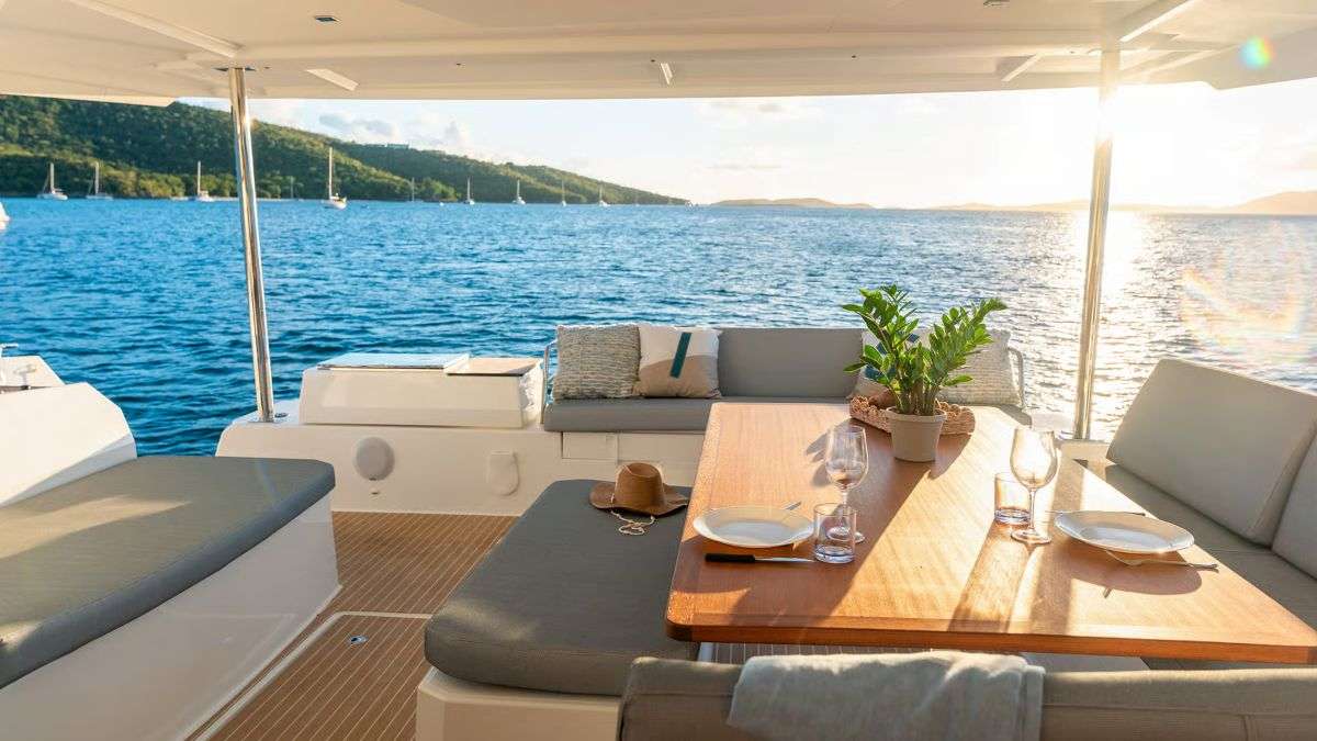 Luxury Crewed Catamaran BLUE ONE photo 8