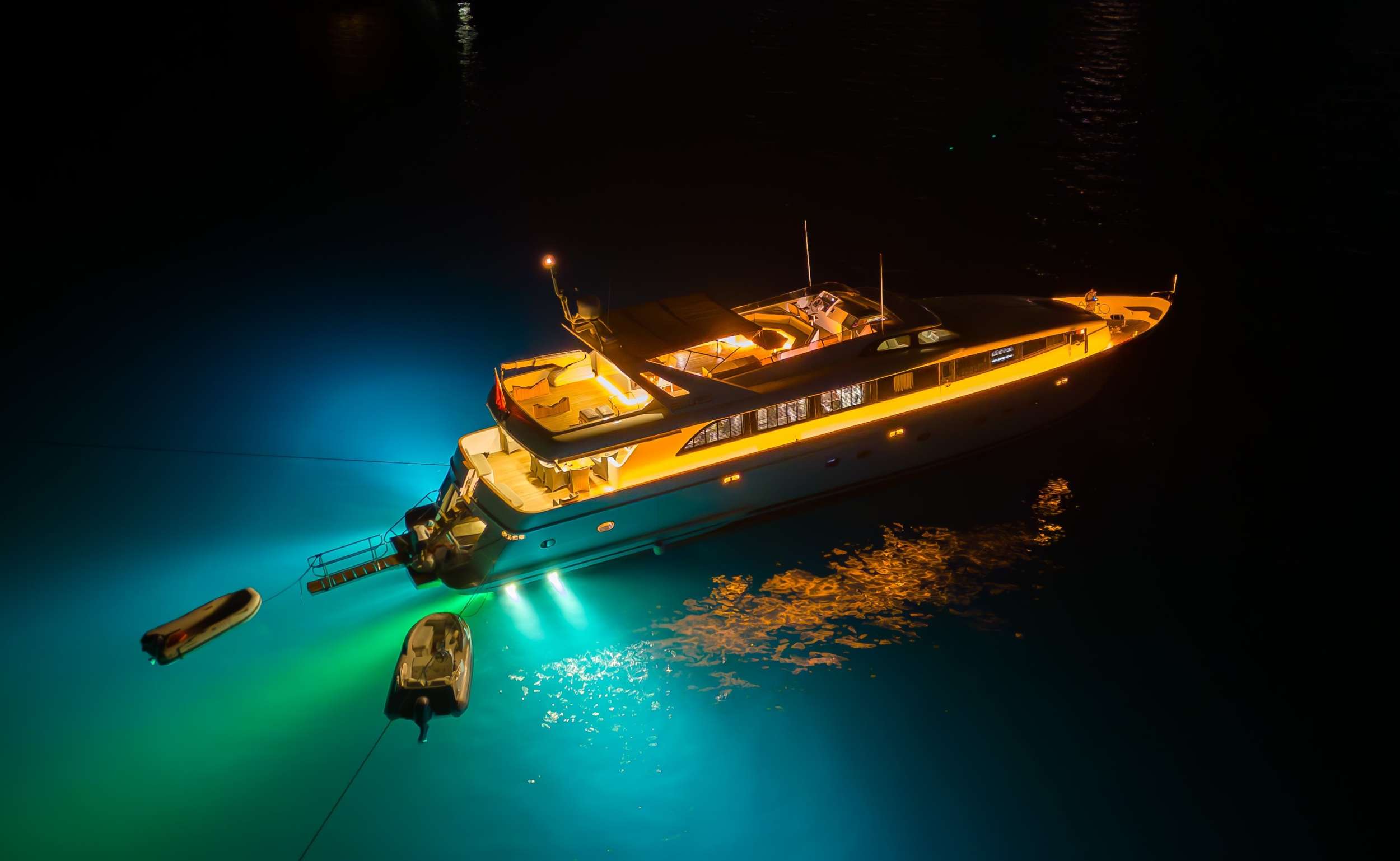 Crewed Motor Yacht BLUES photo 4