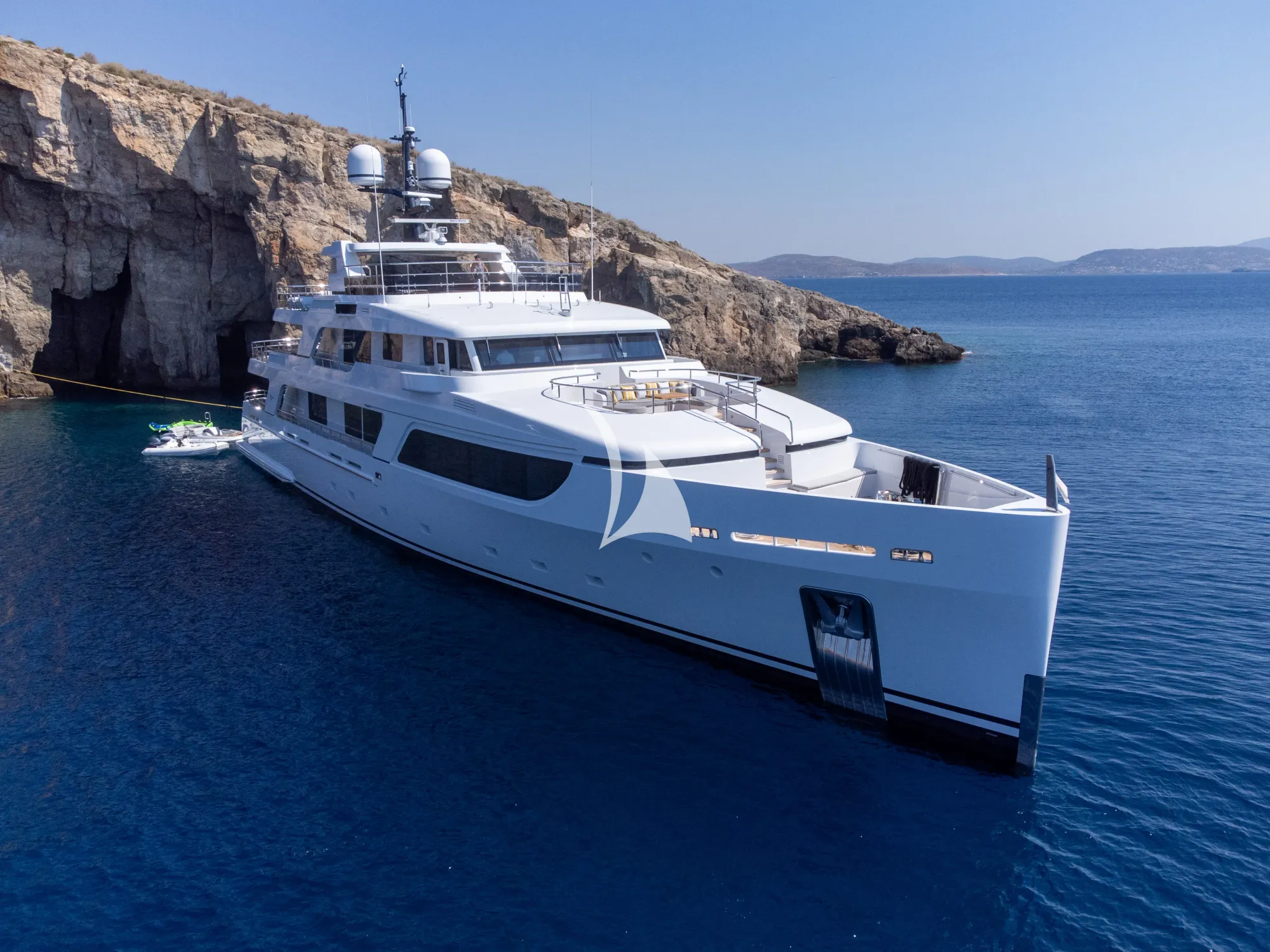 Luxury Crewed Motor Yacht BOJI photo 3