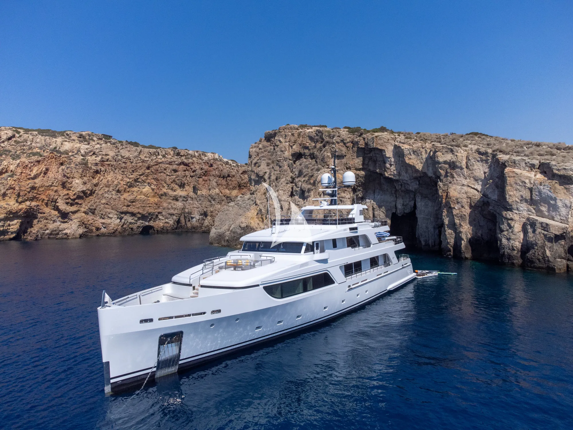 Luxury Crewed Motor Yacht BOJI photo 4