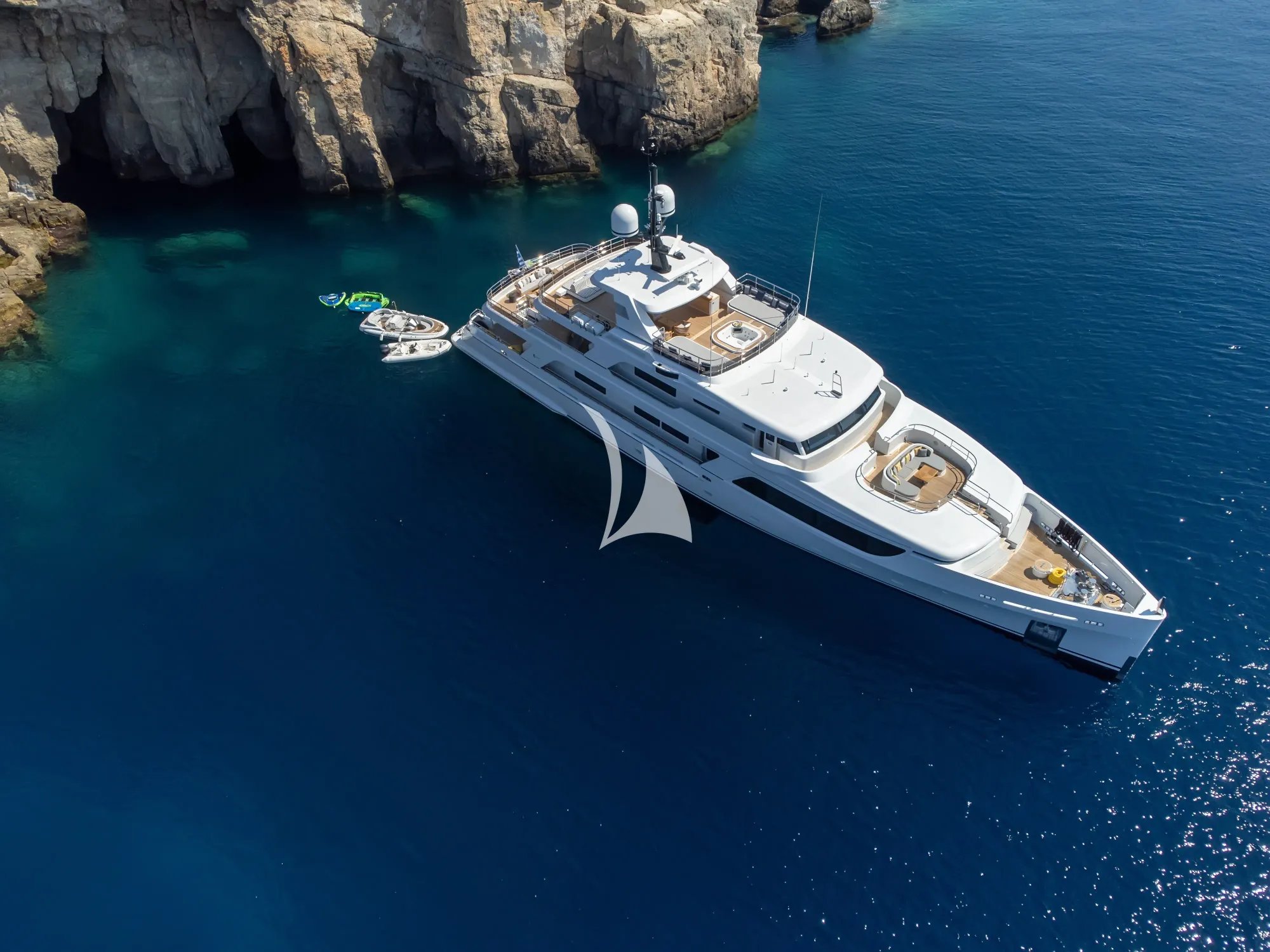 Luxury Crewed Motor Yacht BOJI photo 5