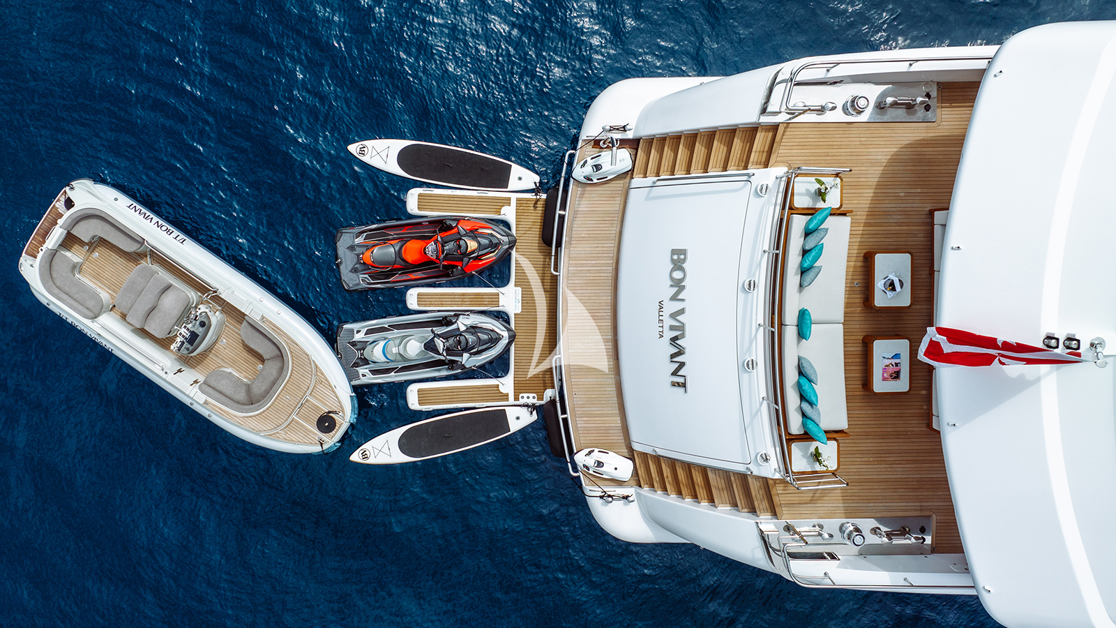 Luxury Crewed Motor Yacht BON VIVANT photo 4