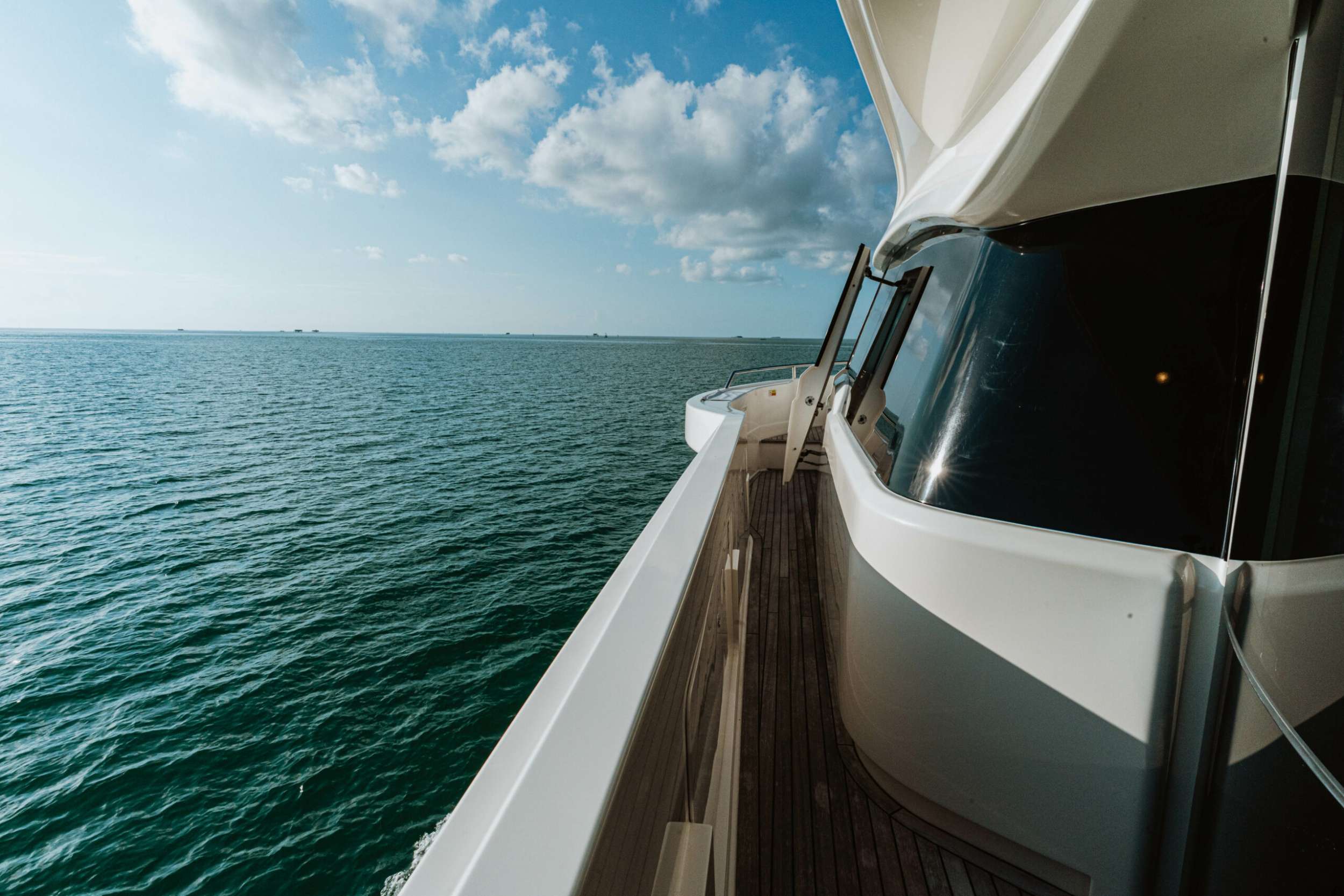 Luxury Crewed Motor Yacht BONUS ROUND photo 7