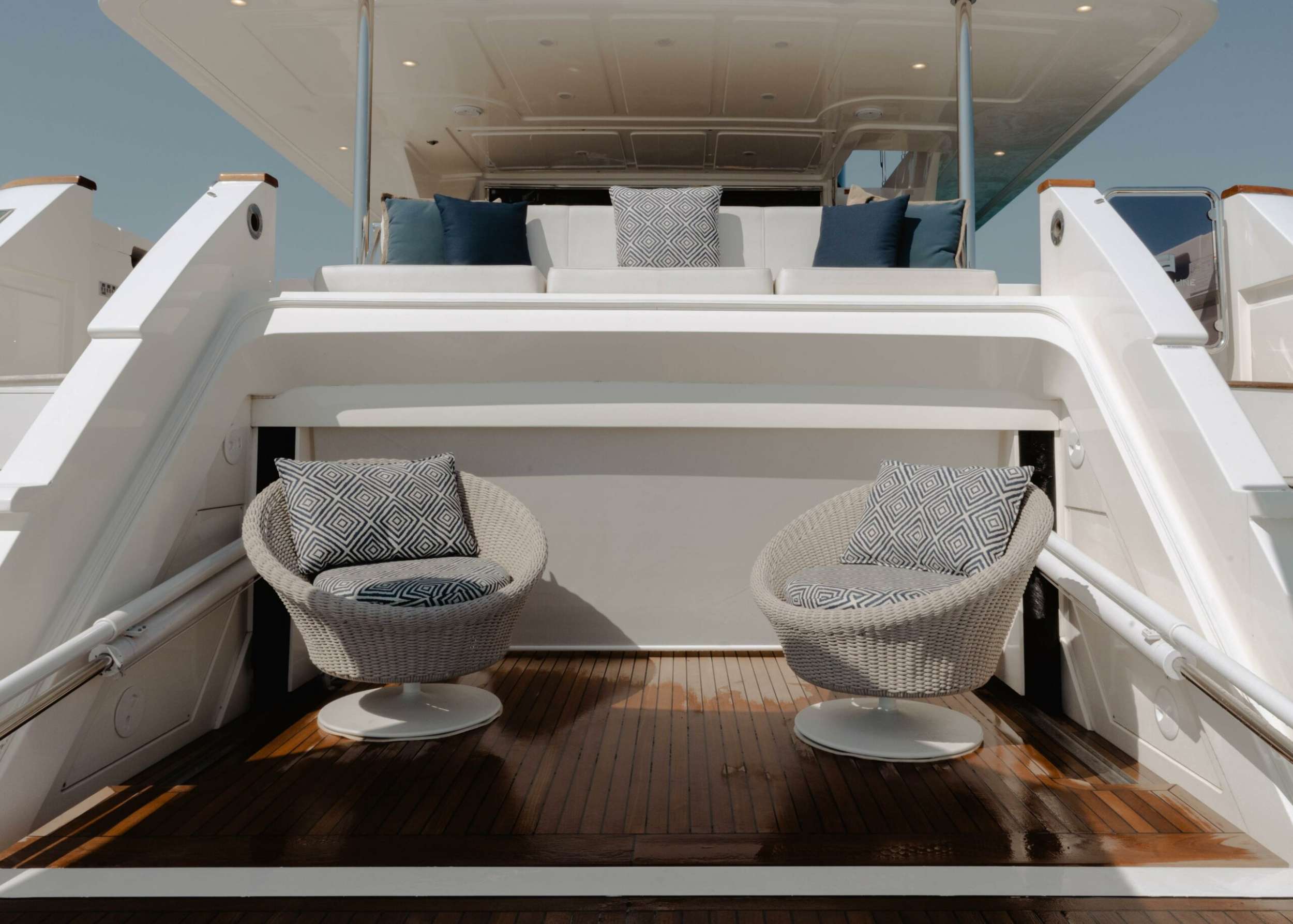 Luxury Crewed Motor Yacht BONUS ROUND photo 8