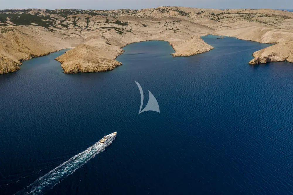 Luxury Crewed Motor Yacht BORA BORA photo 6