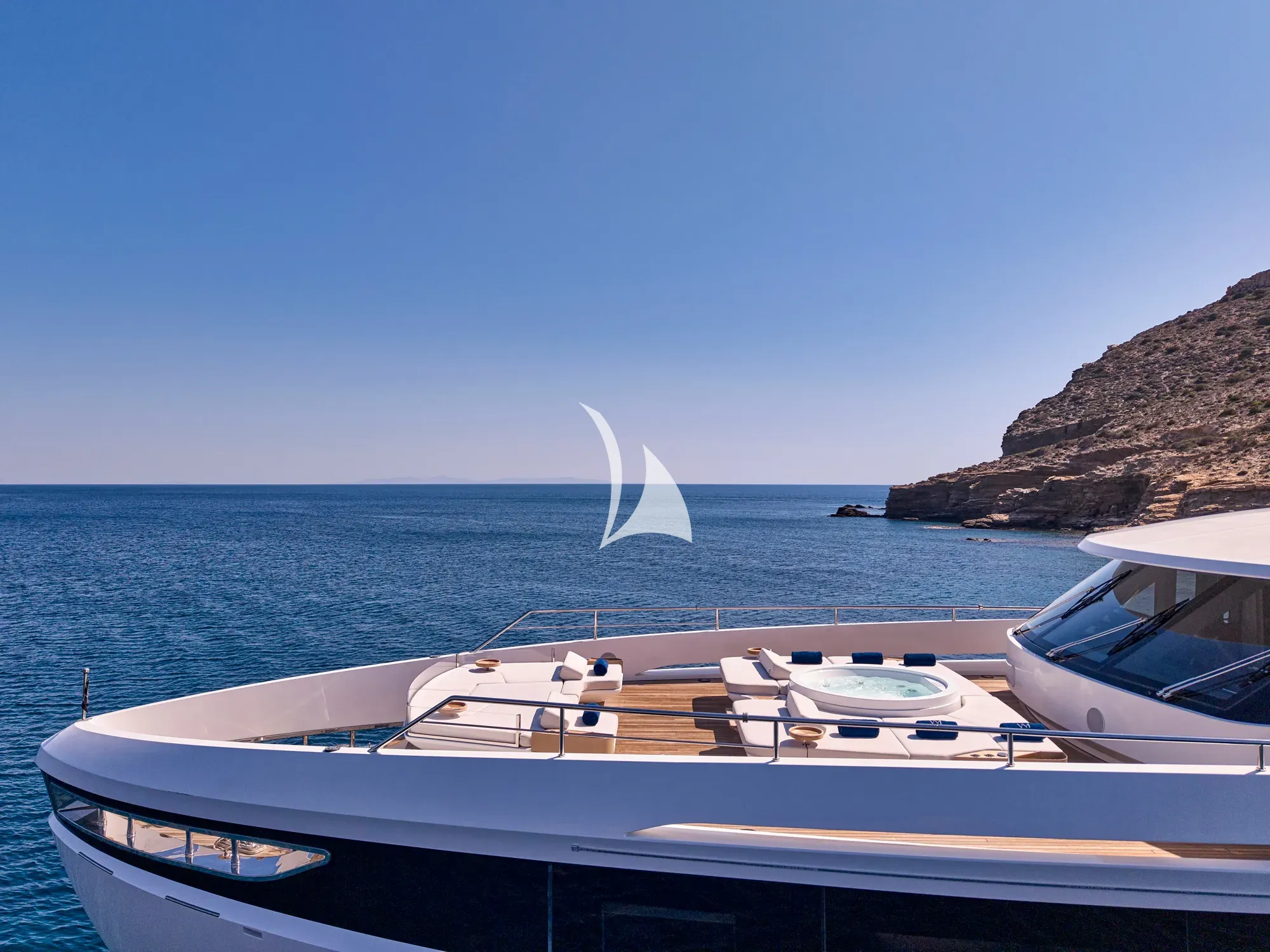 Luxury Crewed Motor Yacht VOLO MARE photo 4