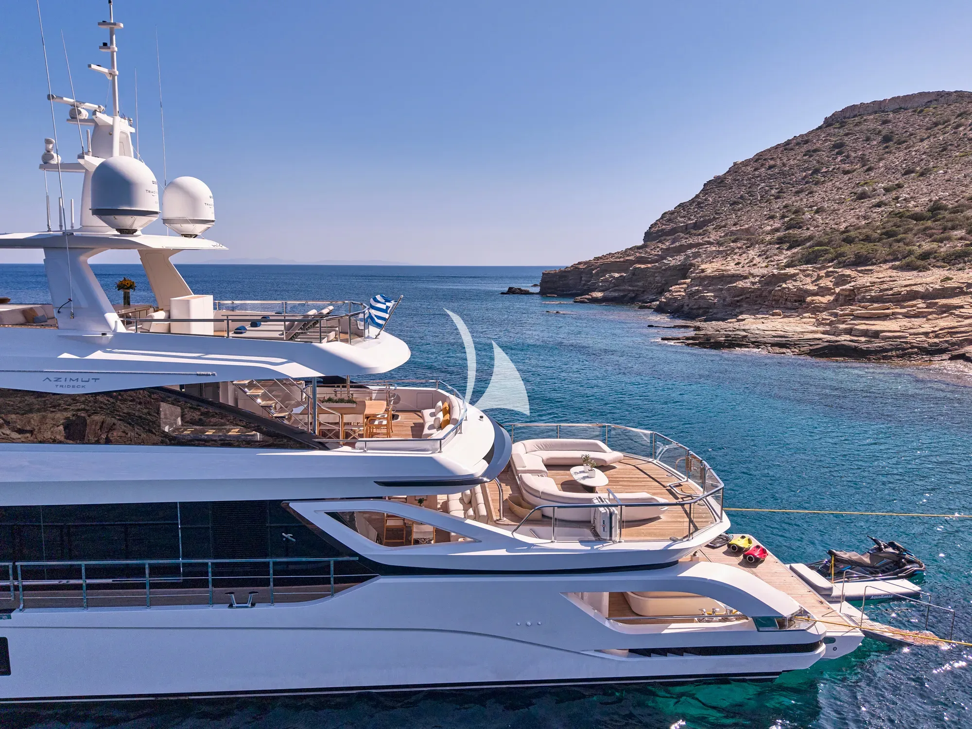 Luxury Crewed Motor Yacht VOLO MARE photo 5