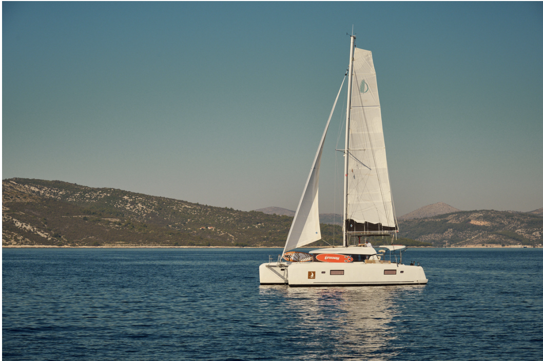 Charter Catamaran BRIGHT SKY photo 3