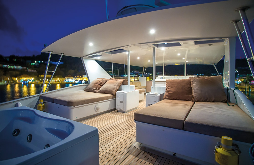 Crewed Motor Yacht Broward 100 photo 4