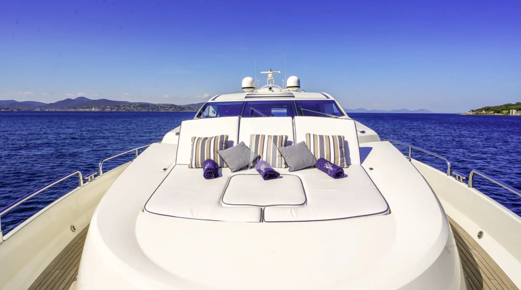 Luxury Crewed Motor Yacht BST SUNRISE photo 8