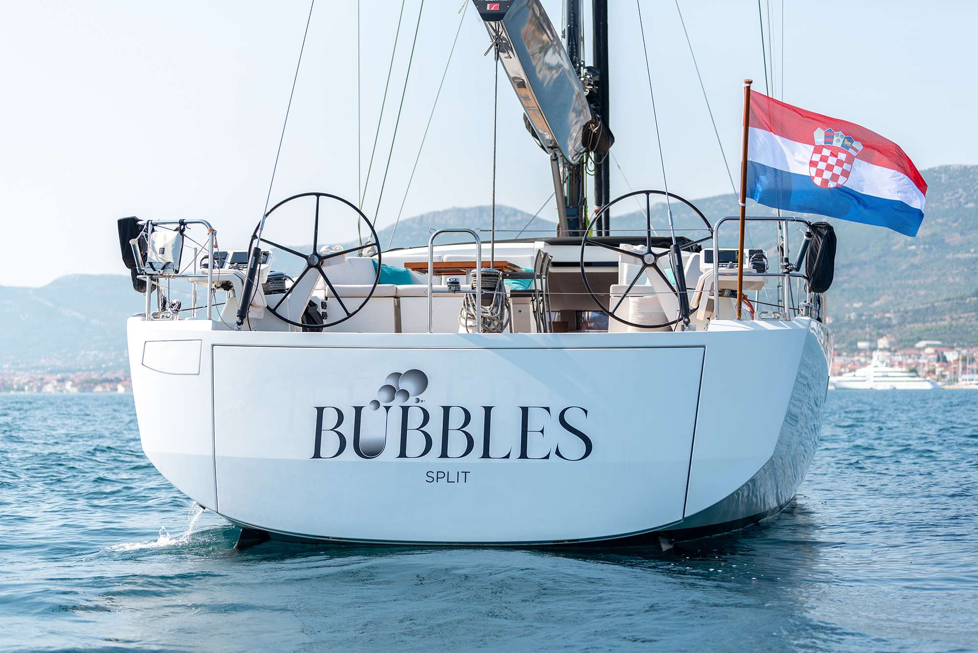 Crewed Sailing Yacht BUBBLES photo 6