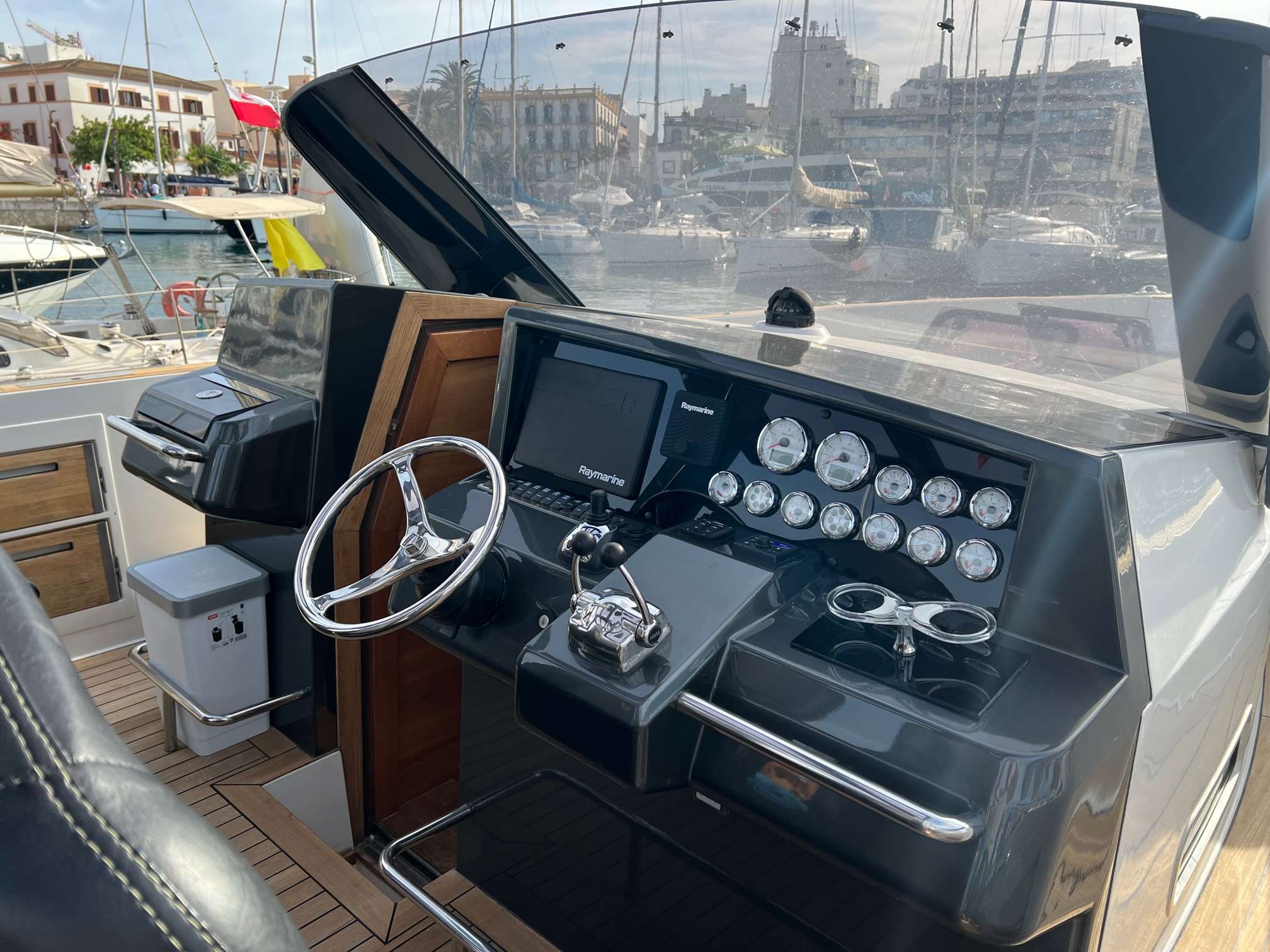 Crewed Motor Yacht BULLITT photo 7