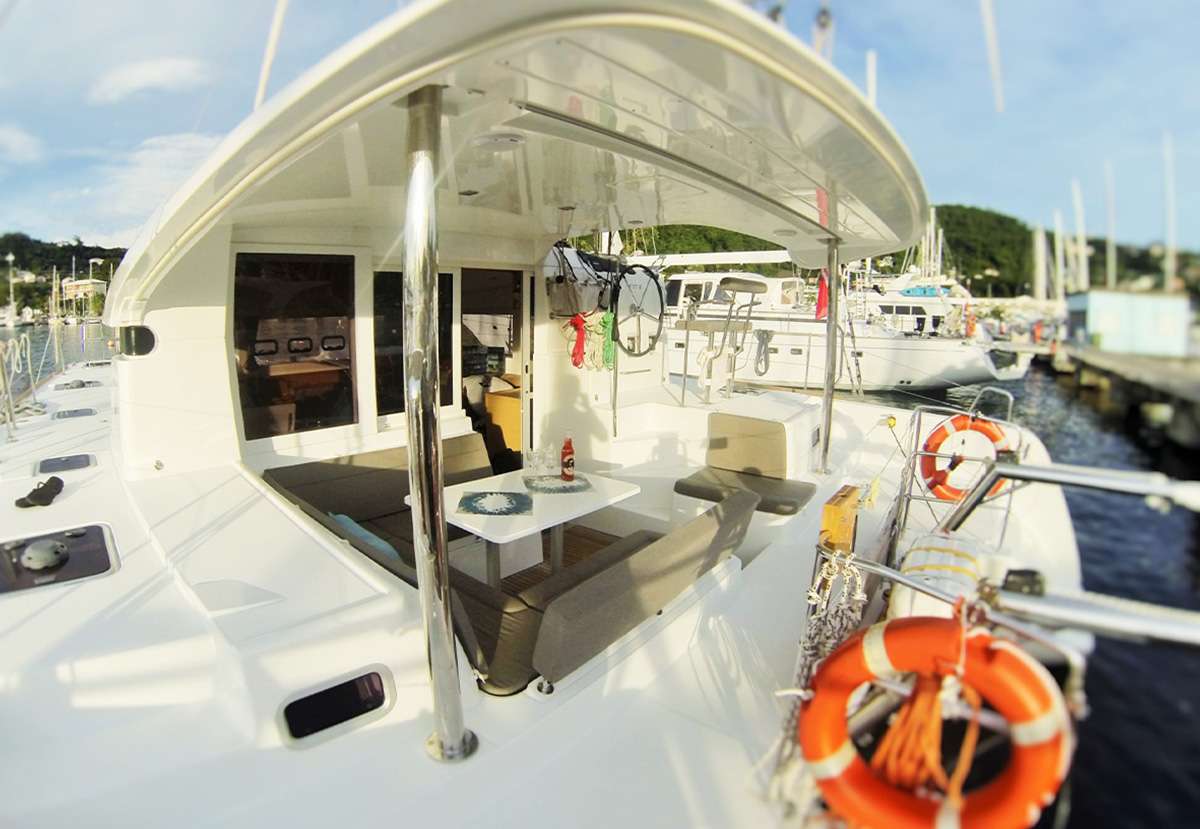 Crewed Catamaran BUMBLEBEE photo 6