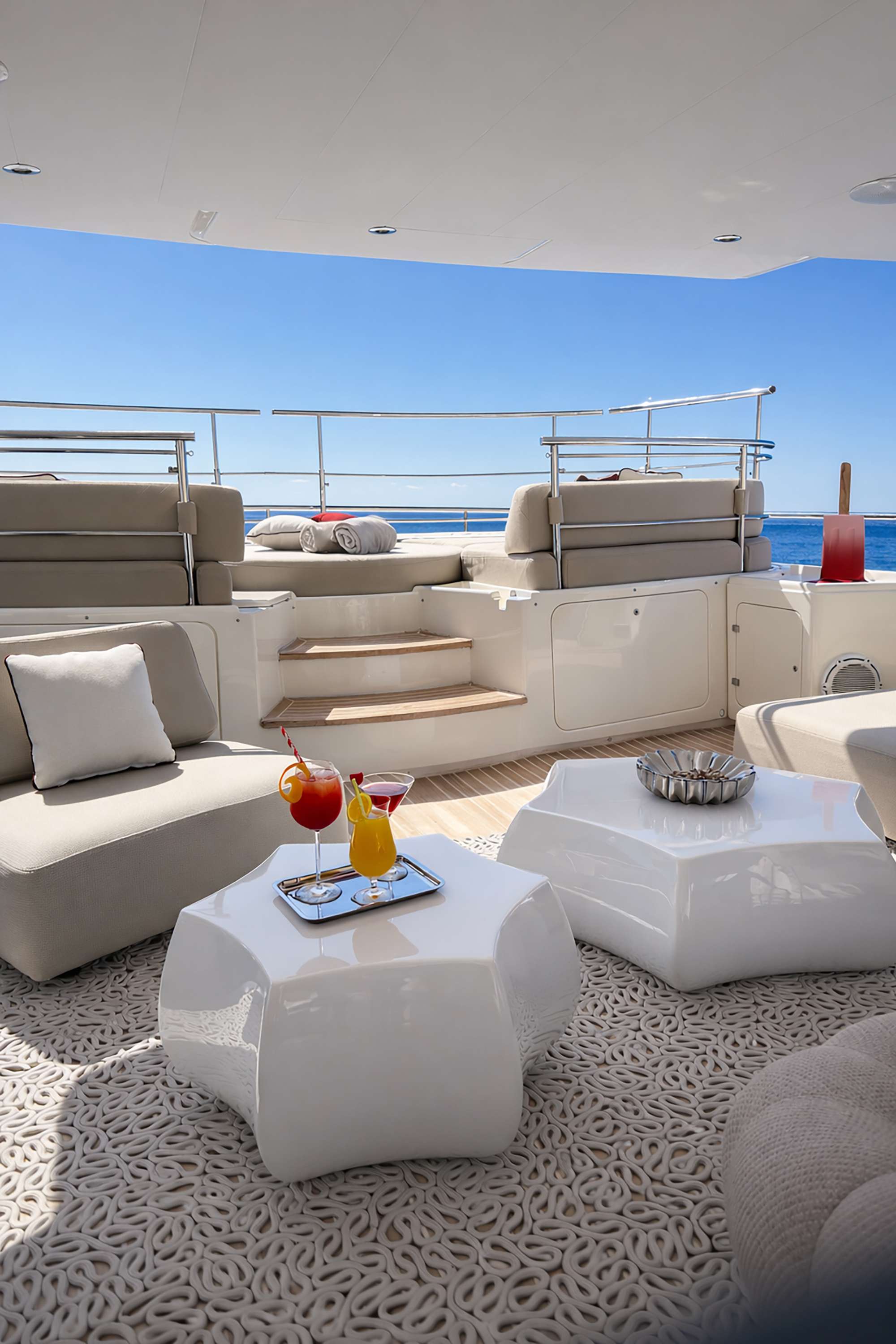 Luxury Crewed Motor Yacht BUNKER photo 7