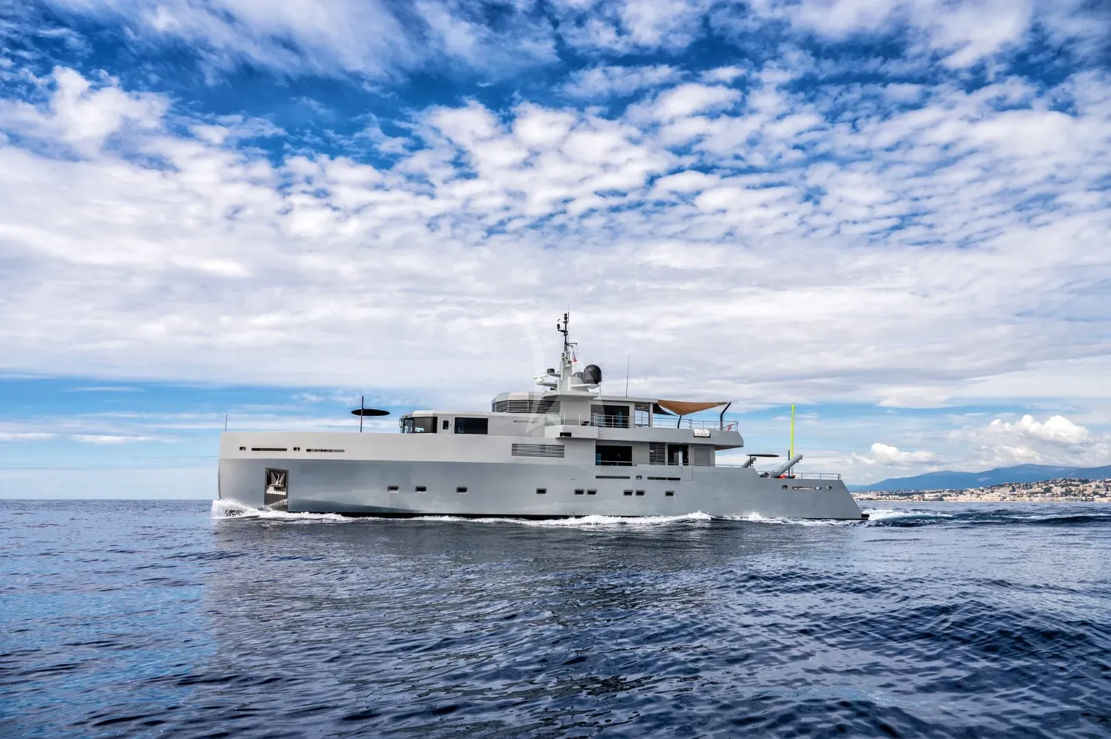 Luxury Crewed Motor Yacht CALADAN photo 3
