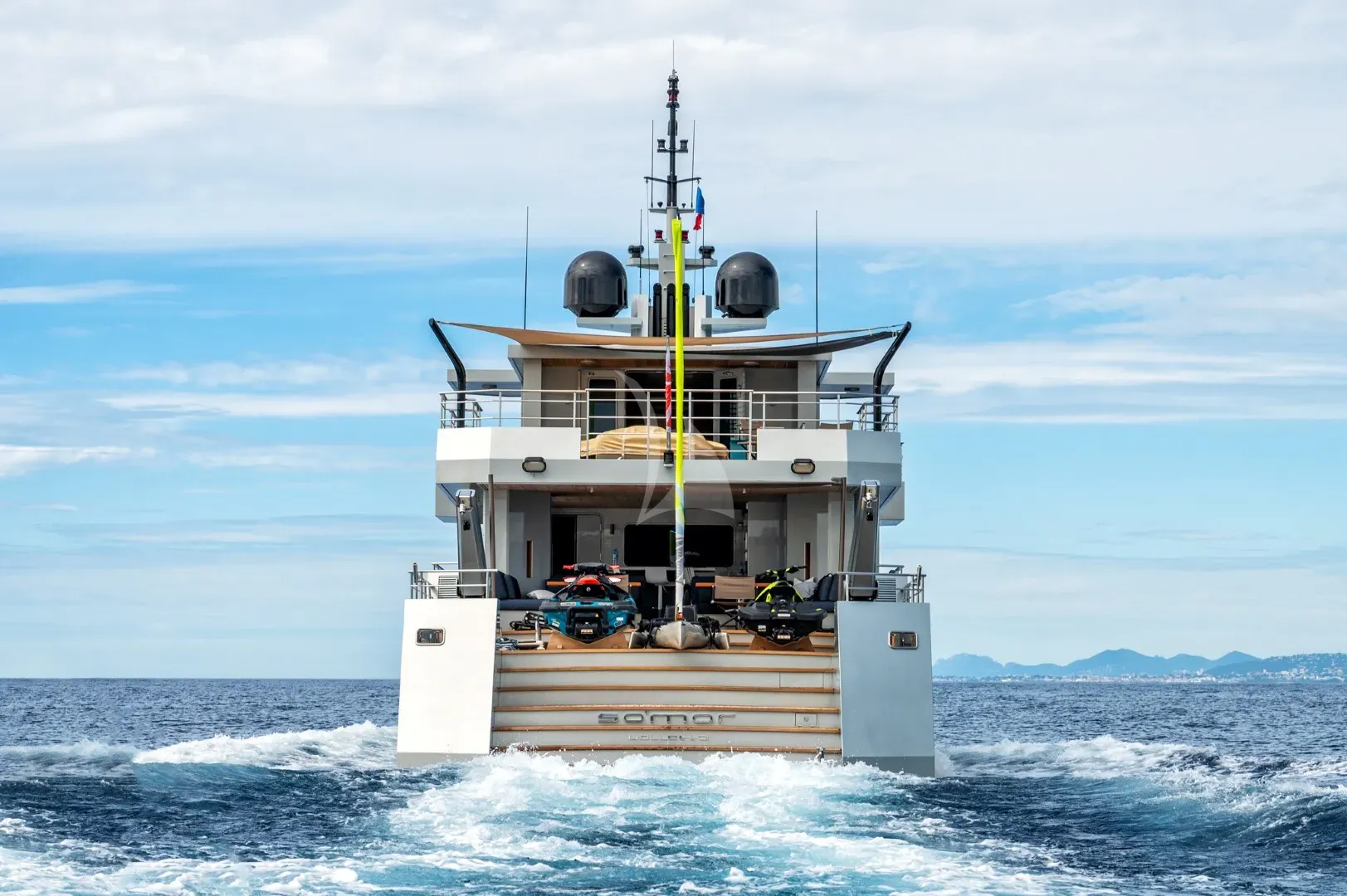 Luxury Crewed Motor Yacht CALADAN photo 7