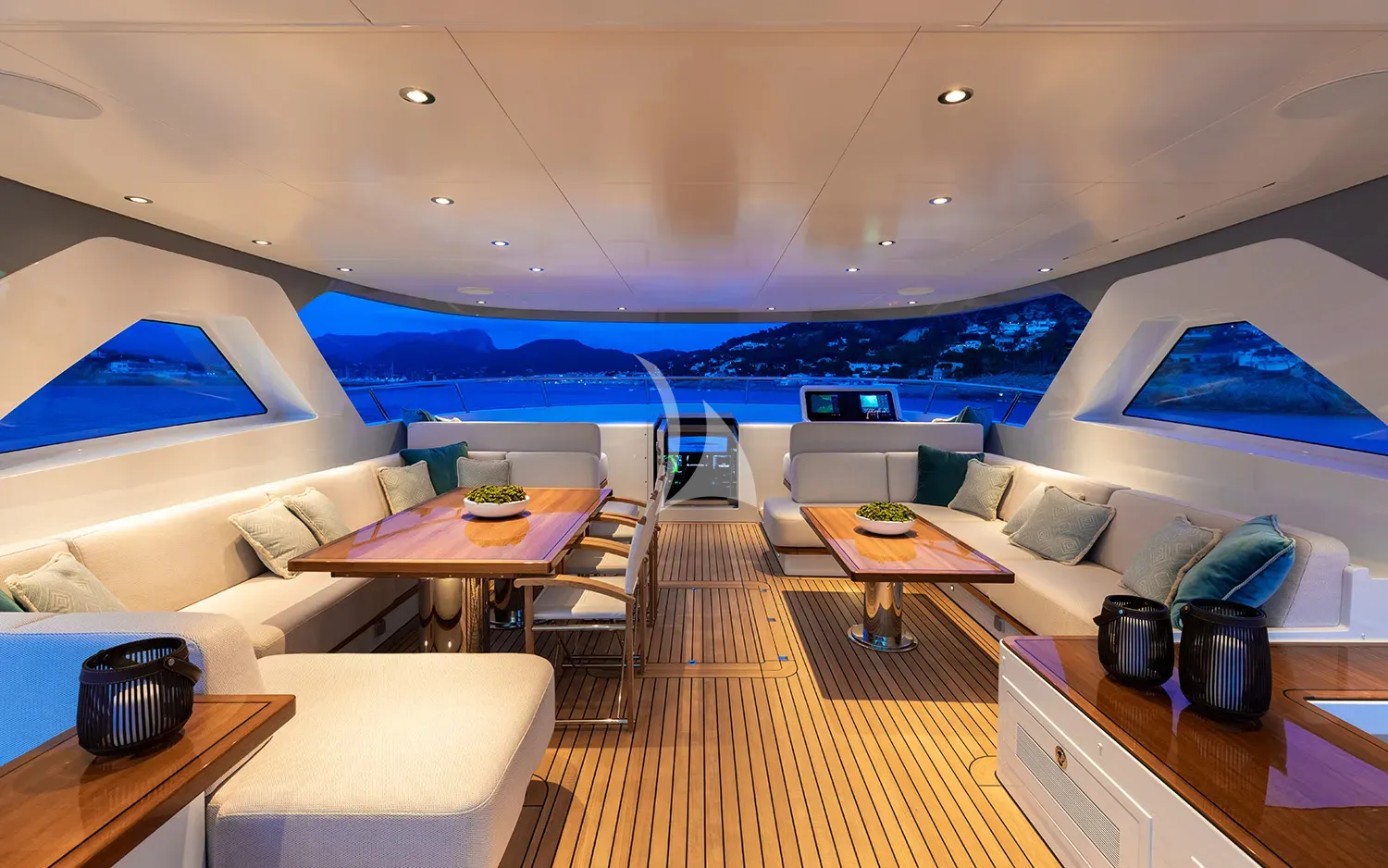 Luxury Crewed Motor Yacht CALYPSO I photo 7