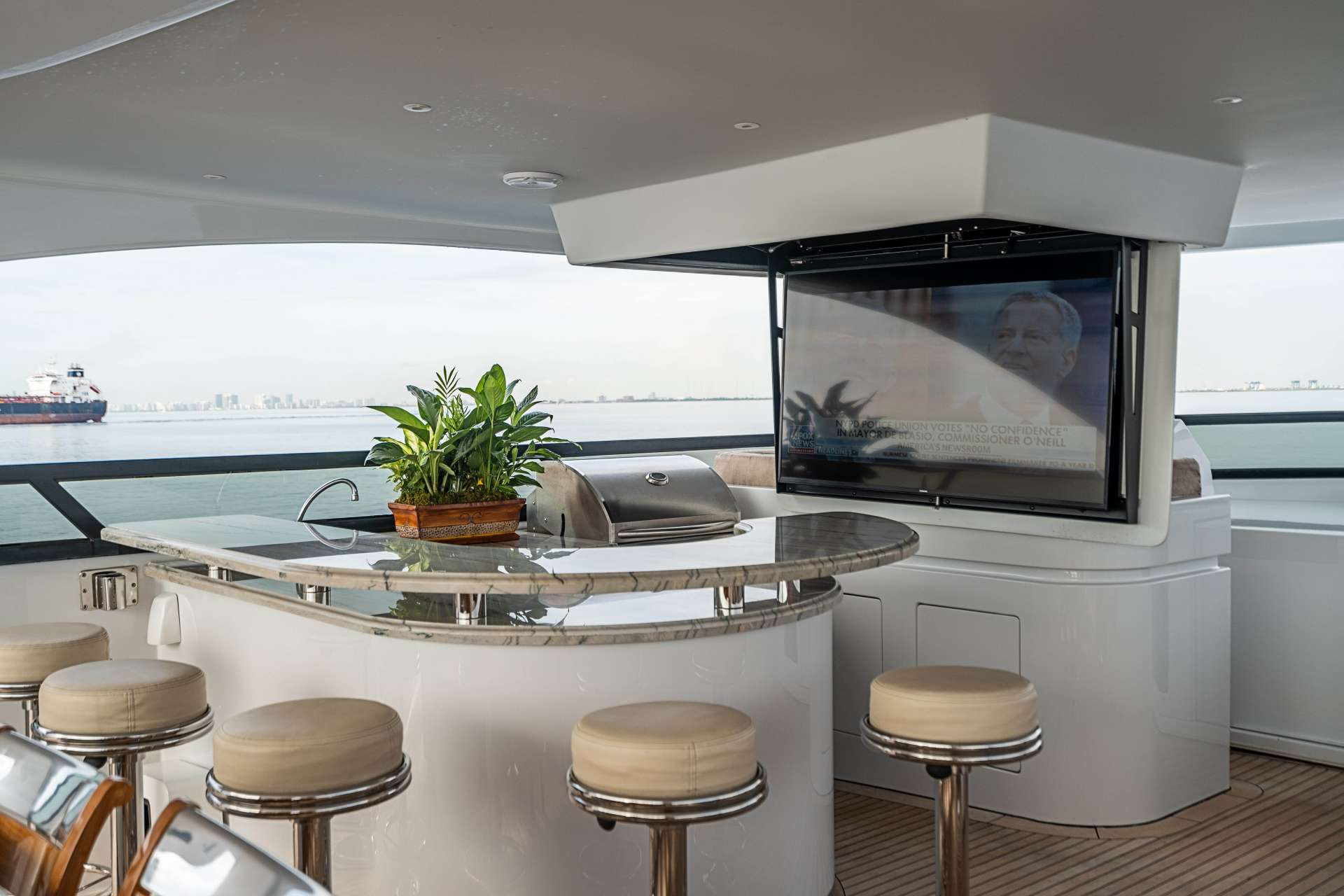 Luxury Crewed Motor Yacht CAMILLE photo 7