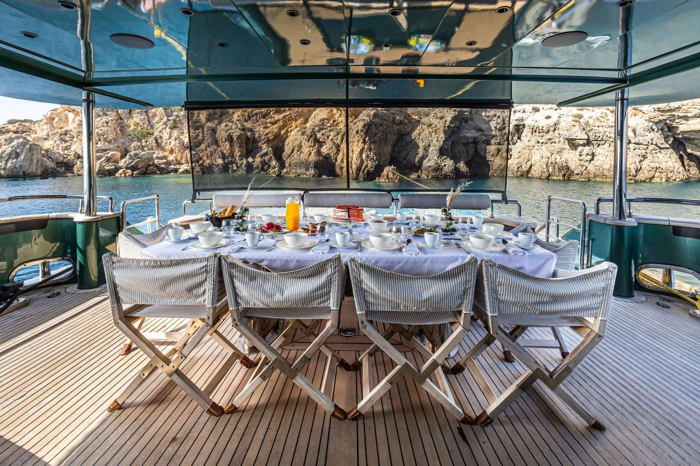 Luxury Crewed Motor Yacht CAN`T REMEMBER photo 8