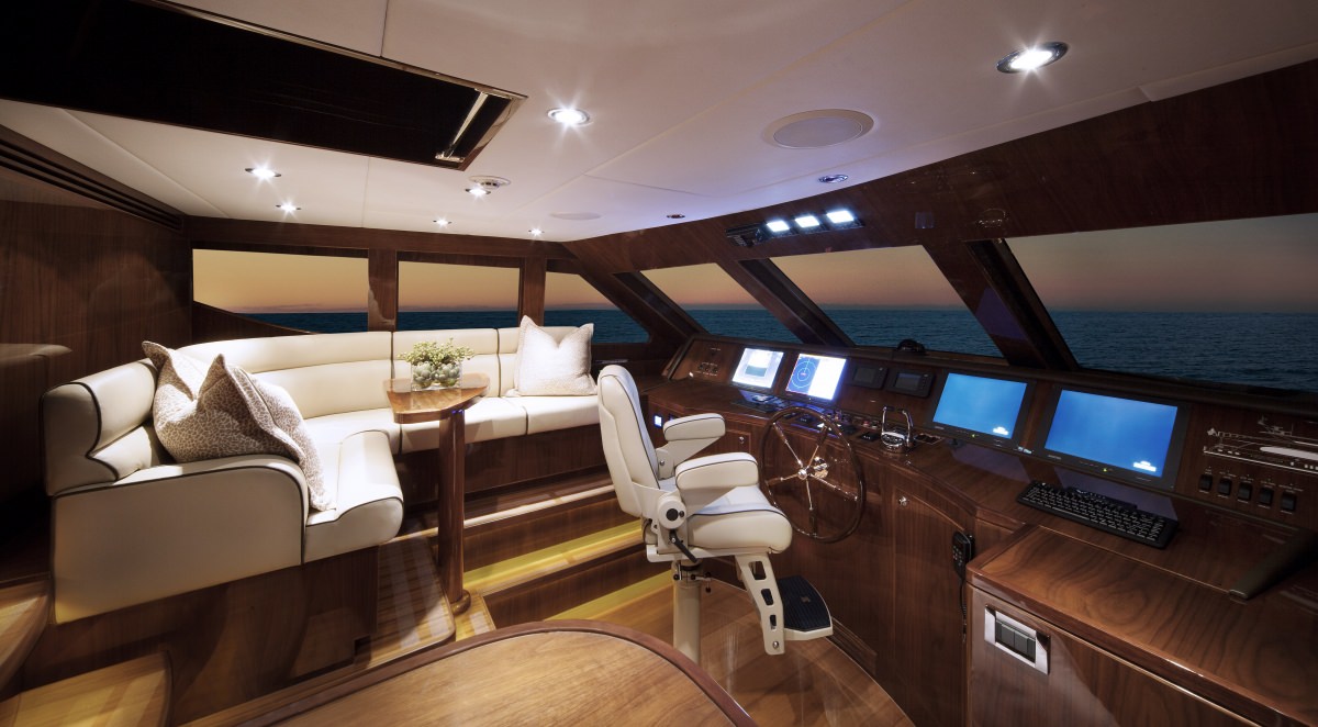 Luxury Crewed Motor Yacht CARBON COPY photo 4