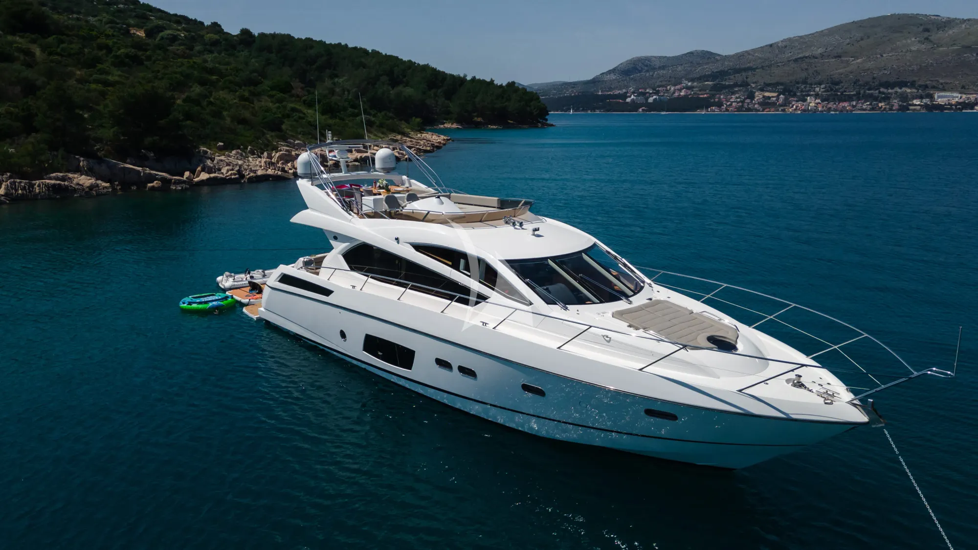 Crewed Motor Yacht CARDANO photo 4