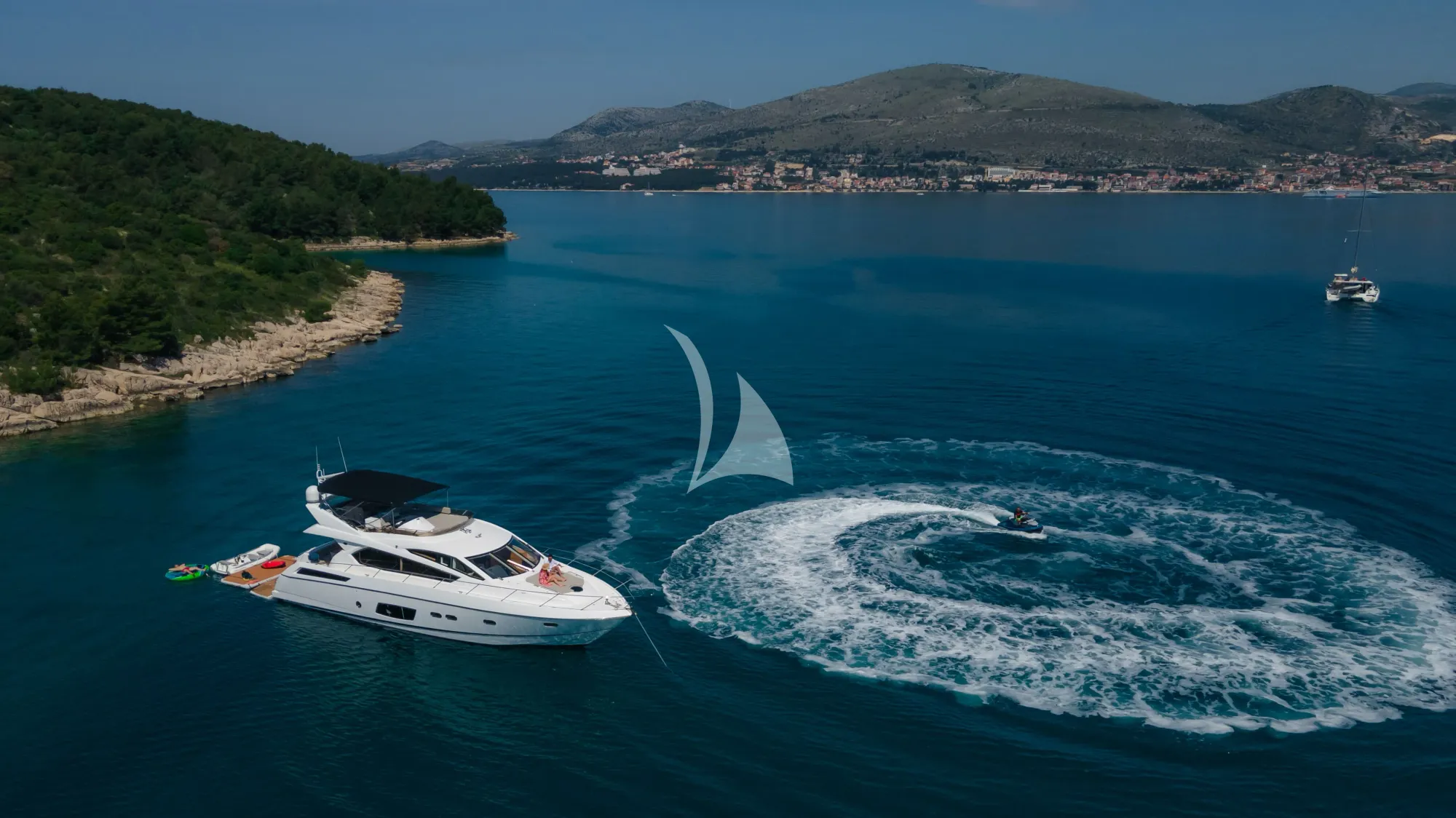 Crewed Motor Yacht CARDANO photo 6